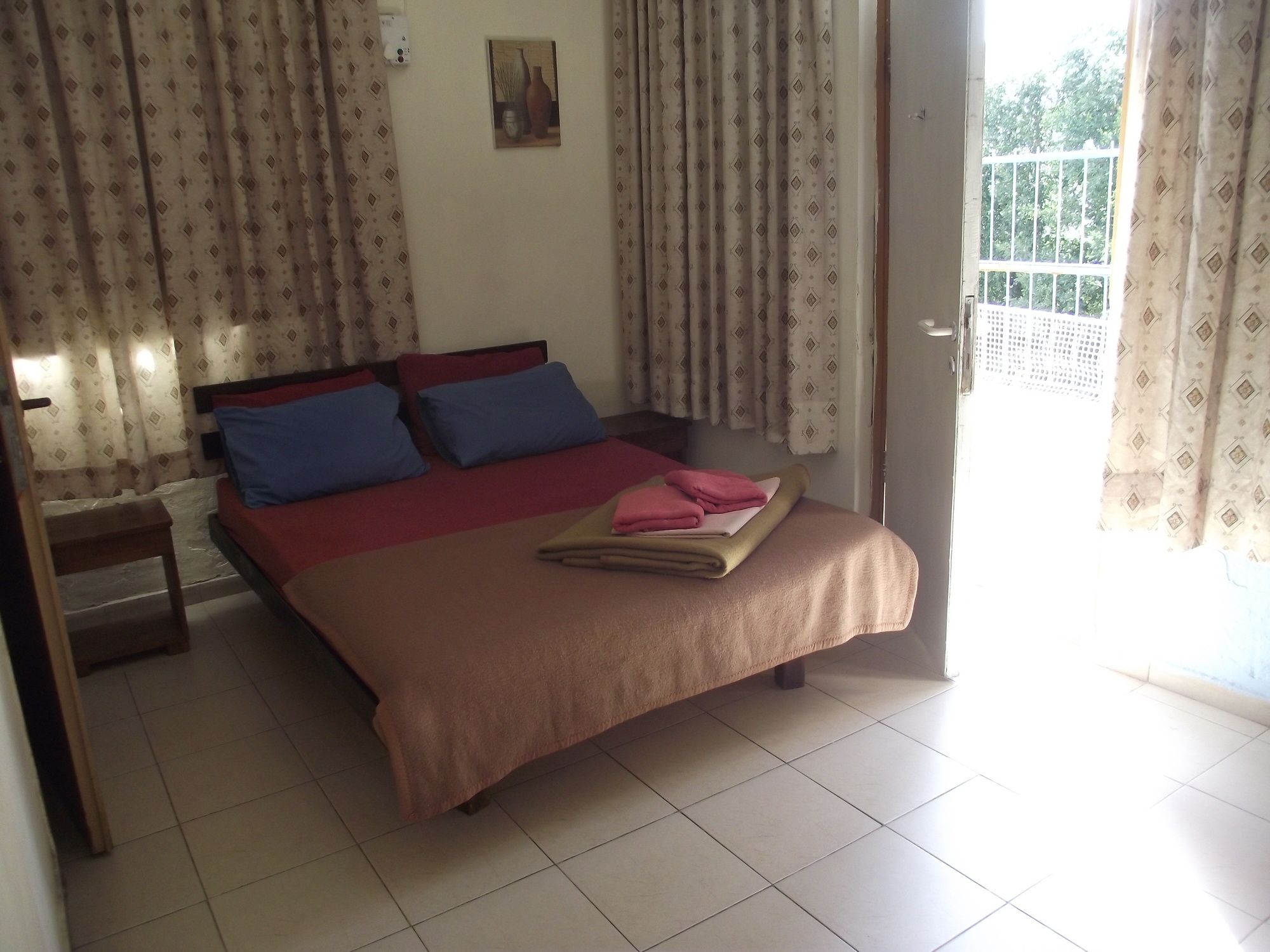 Momo's Hostel