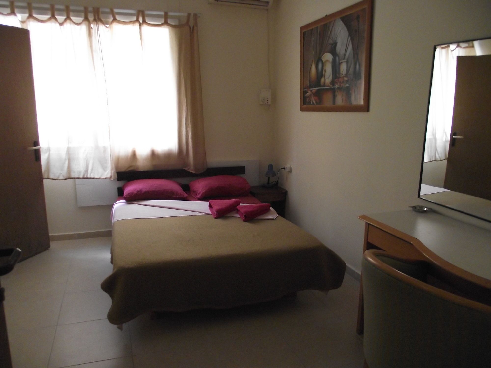 Momo's Hostel