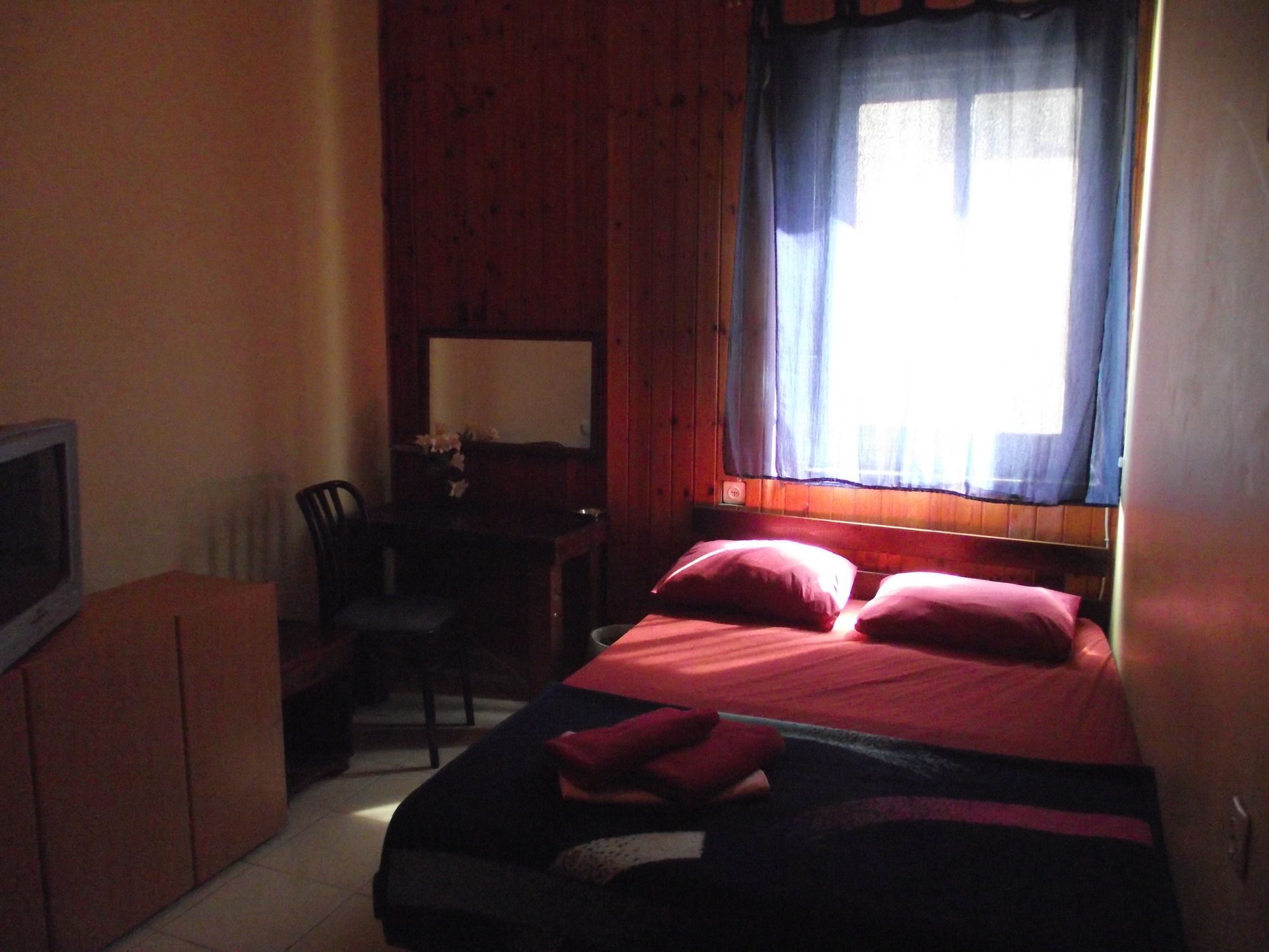 Momo's Hostel