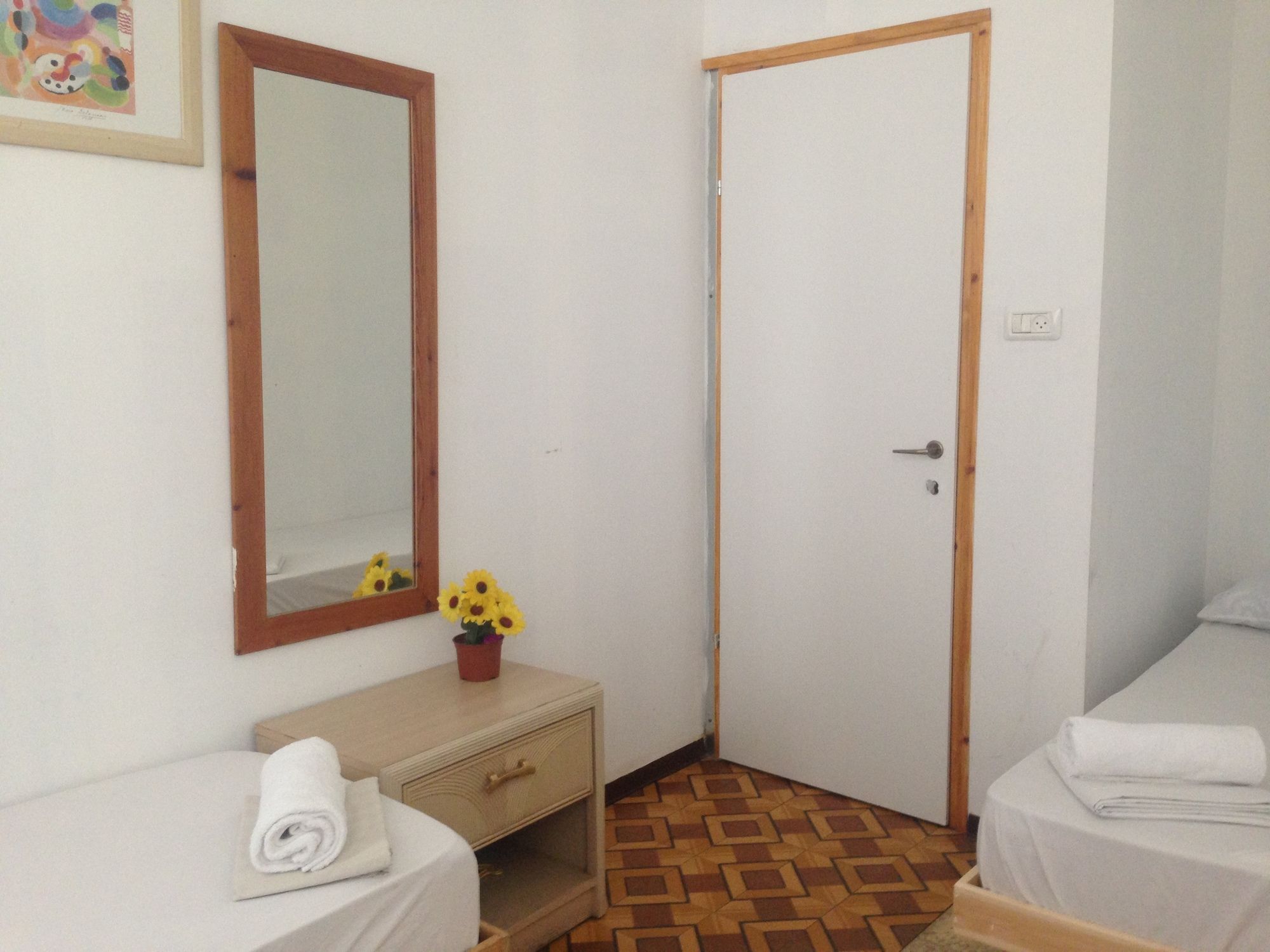 Momo's Hostel