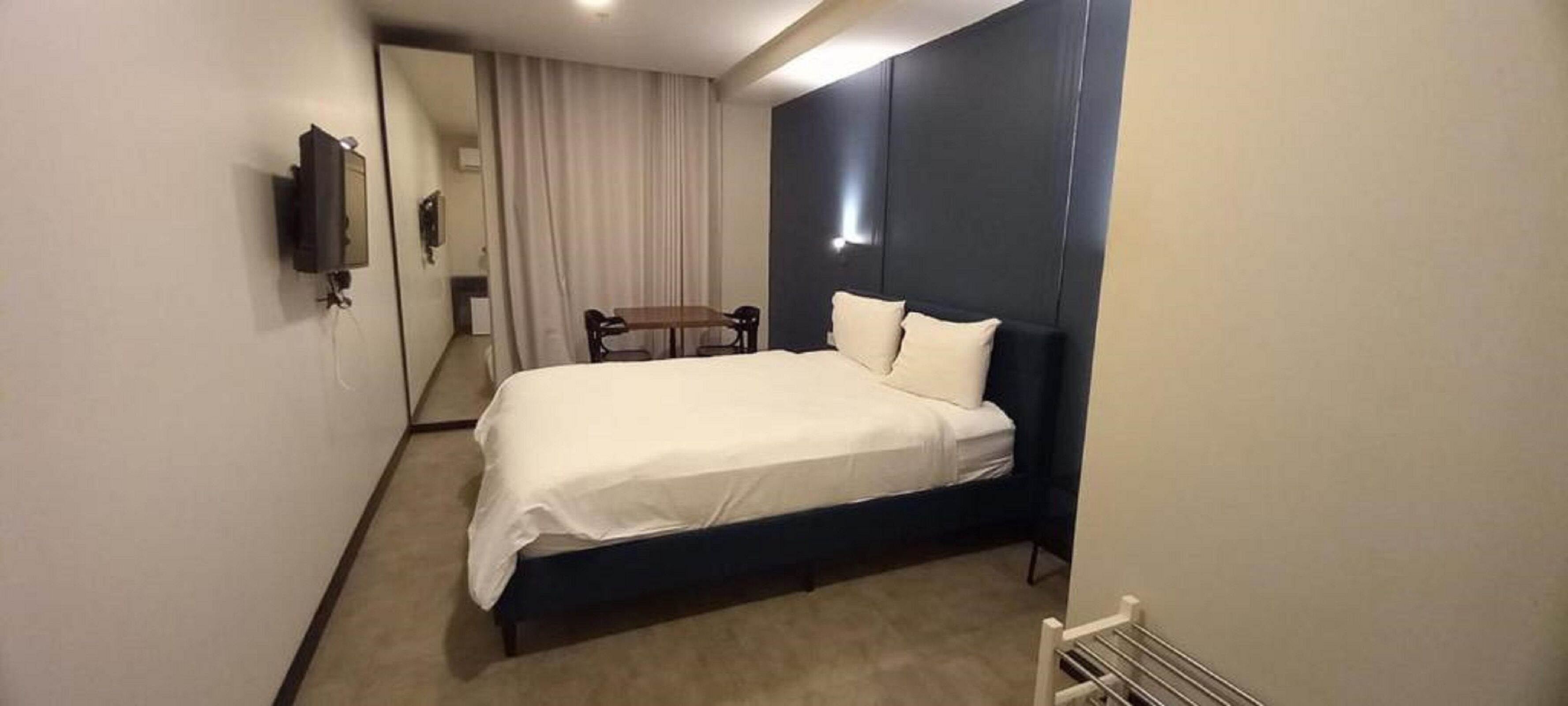 Moon TLV Hotel