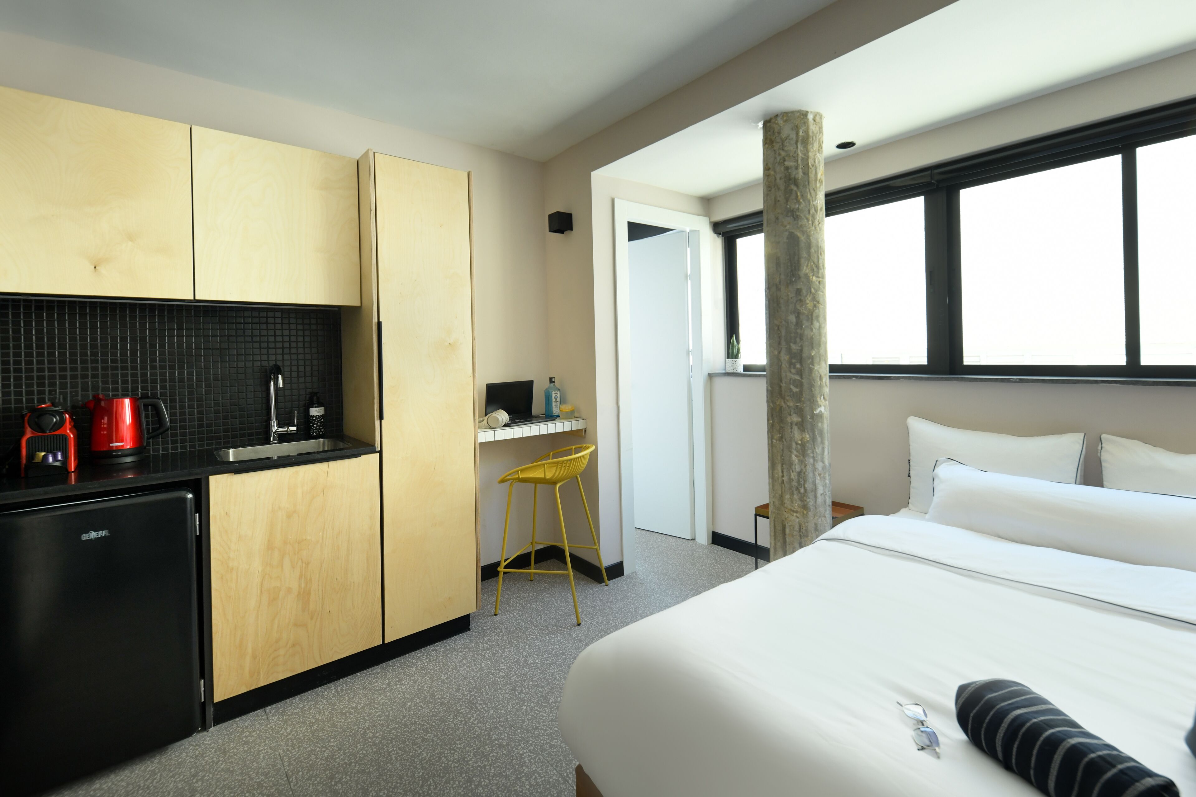 Pixel – An Autonomous Hotel by Loginn