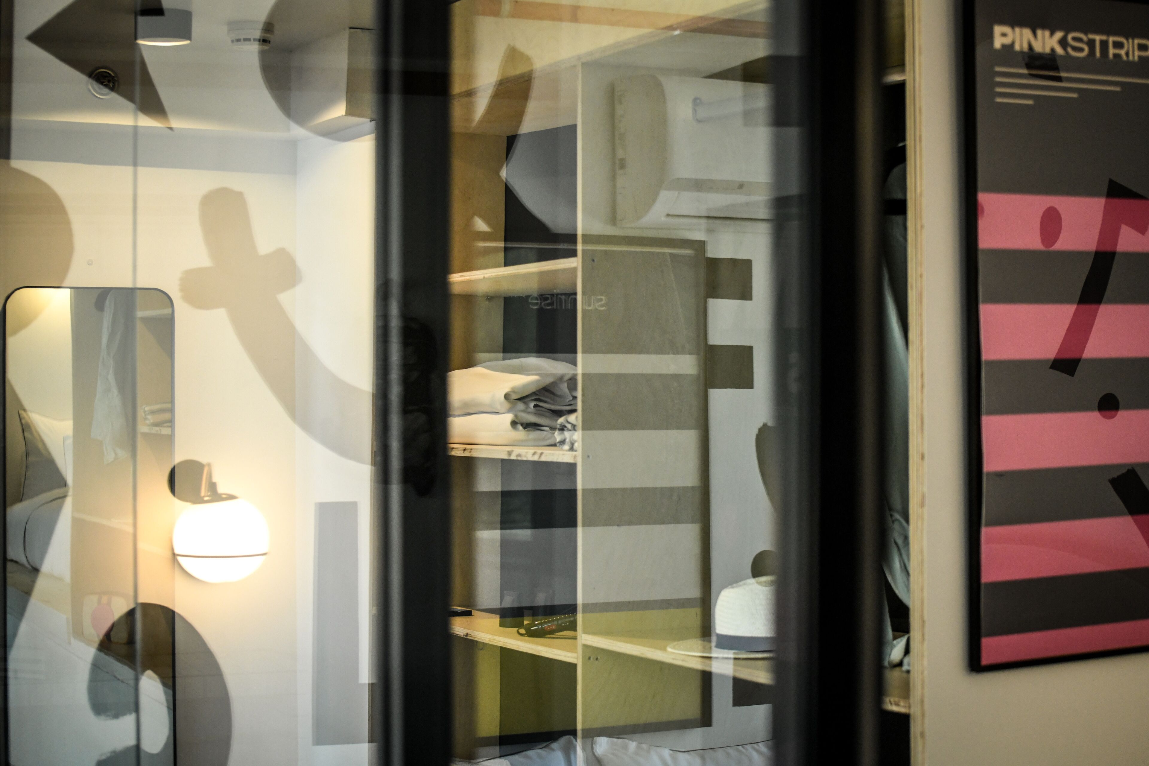Pixel – An Autonomous Hotel by Loginn