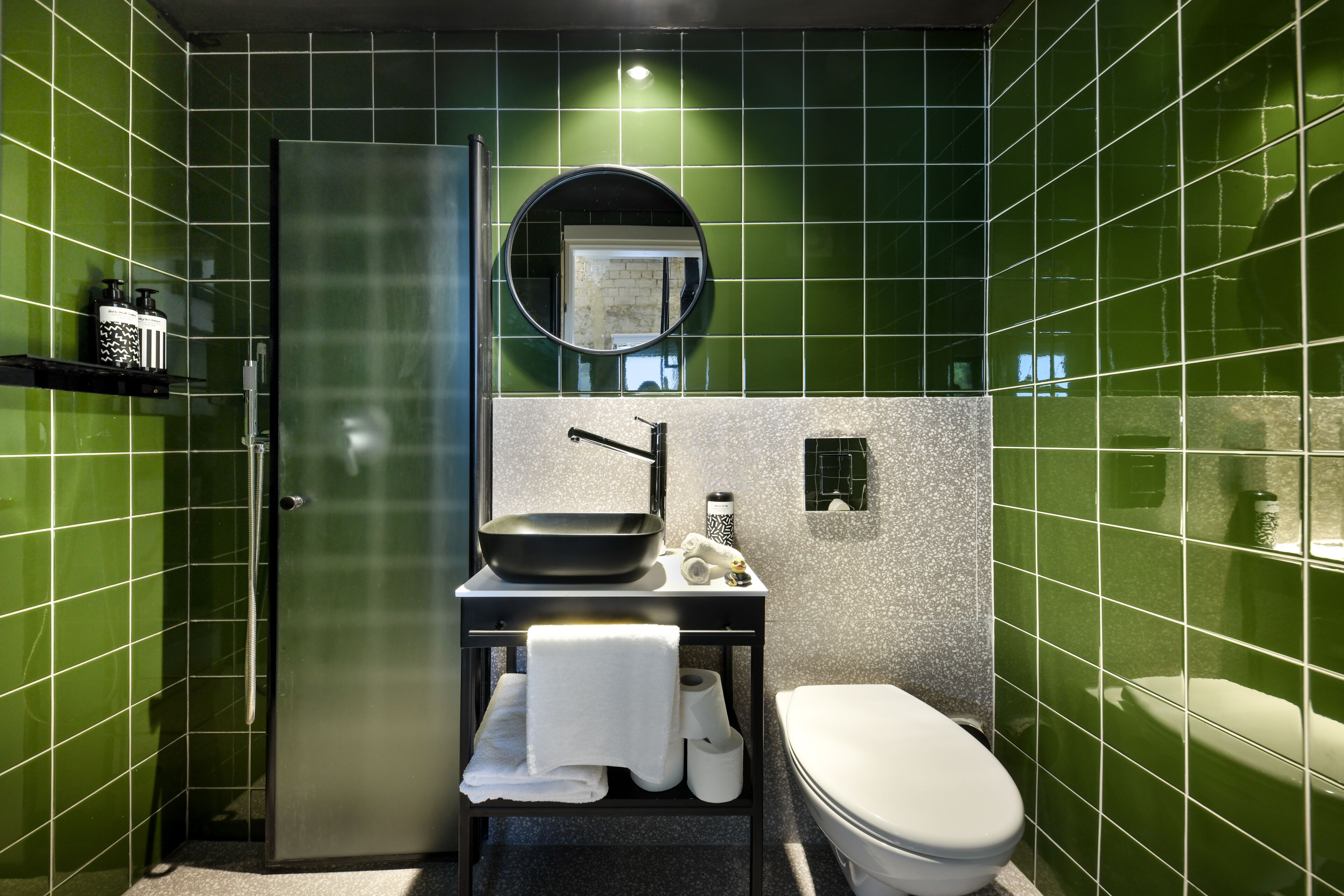 Pixel – An Autonomous Hotel by Loginn