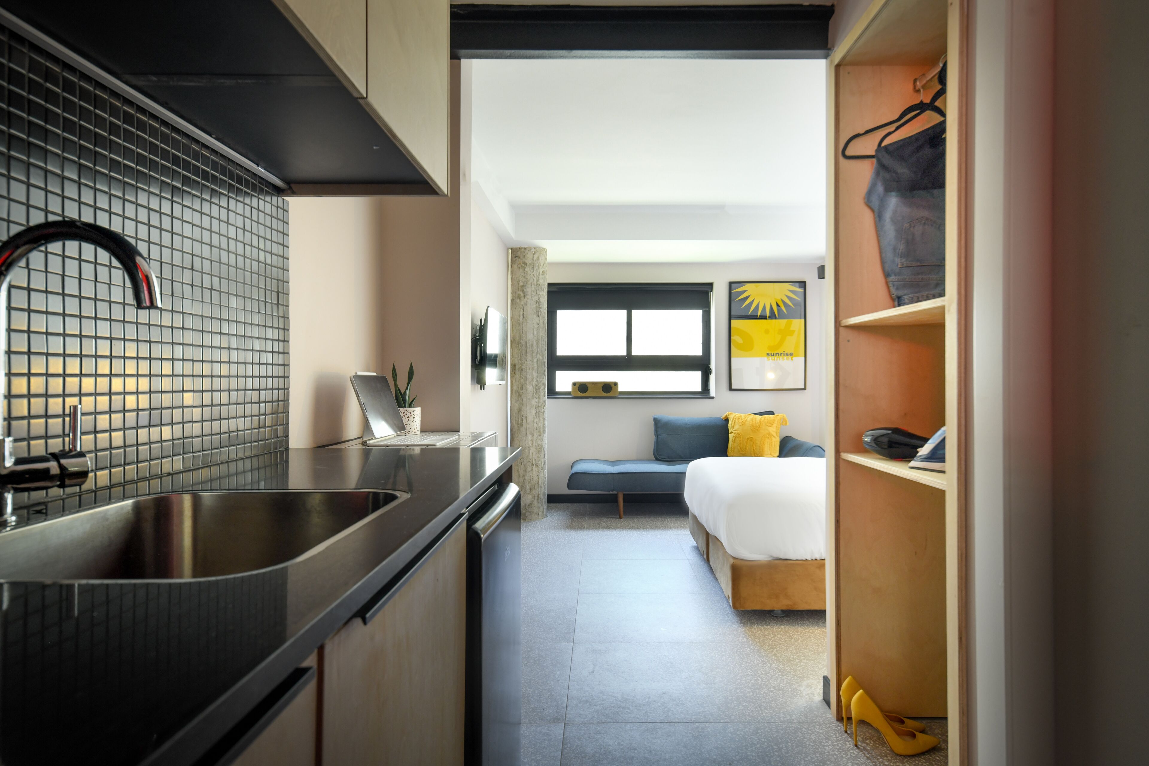 Pixel – An Autonomous Hotel by Loginn