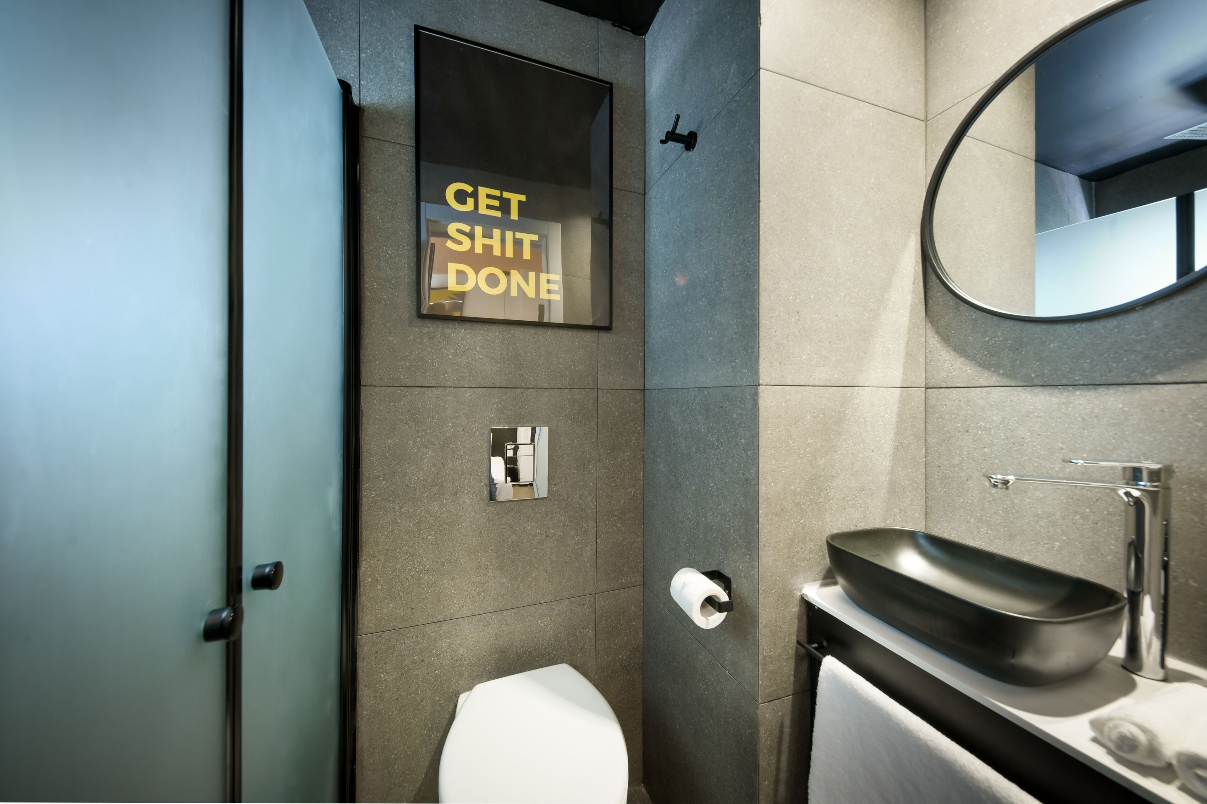 Pixel – An Autonomous Hotel by Loginn