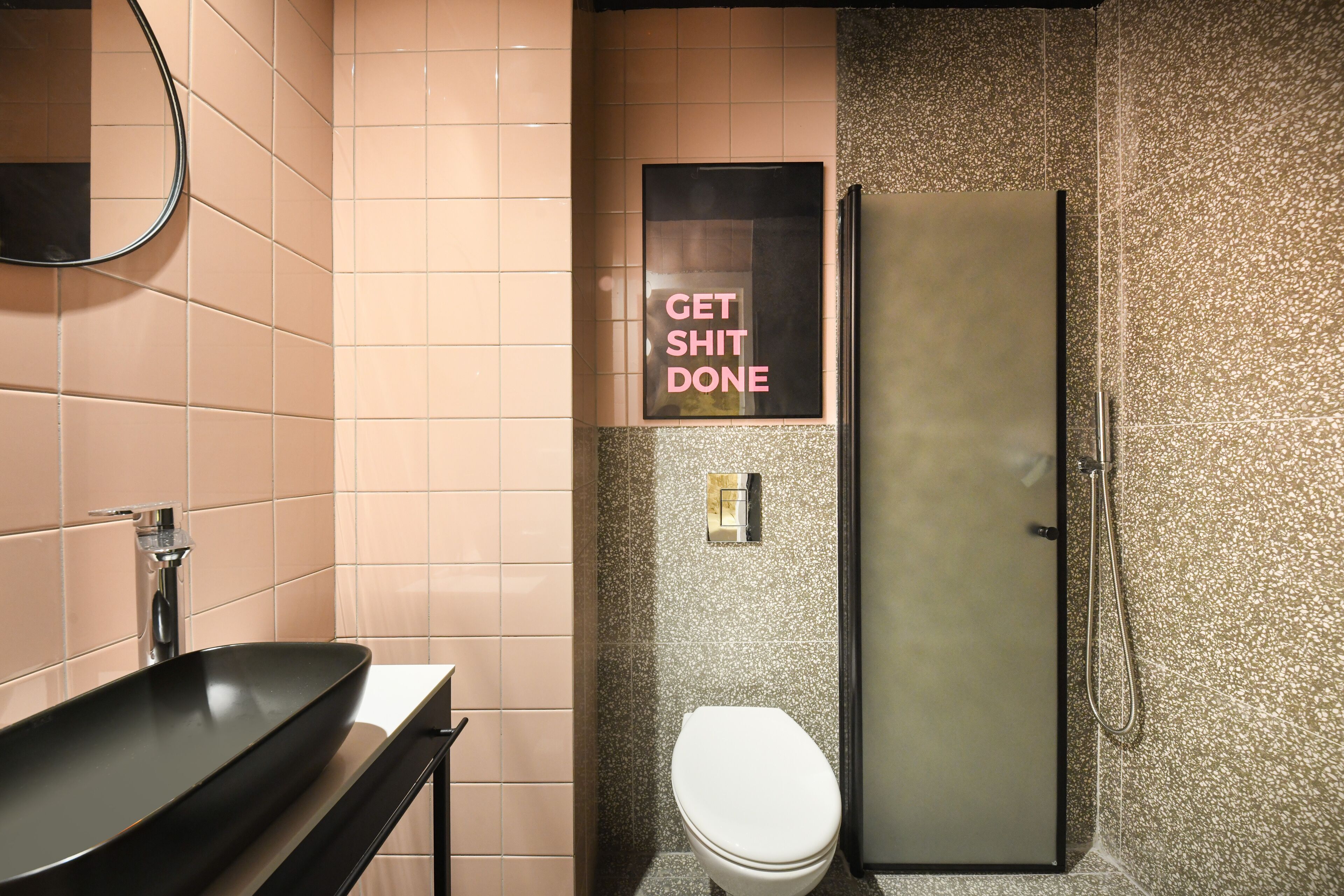 Pixel – An Autonomous Hotel by Loginn