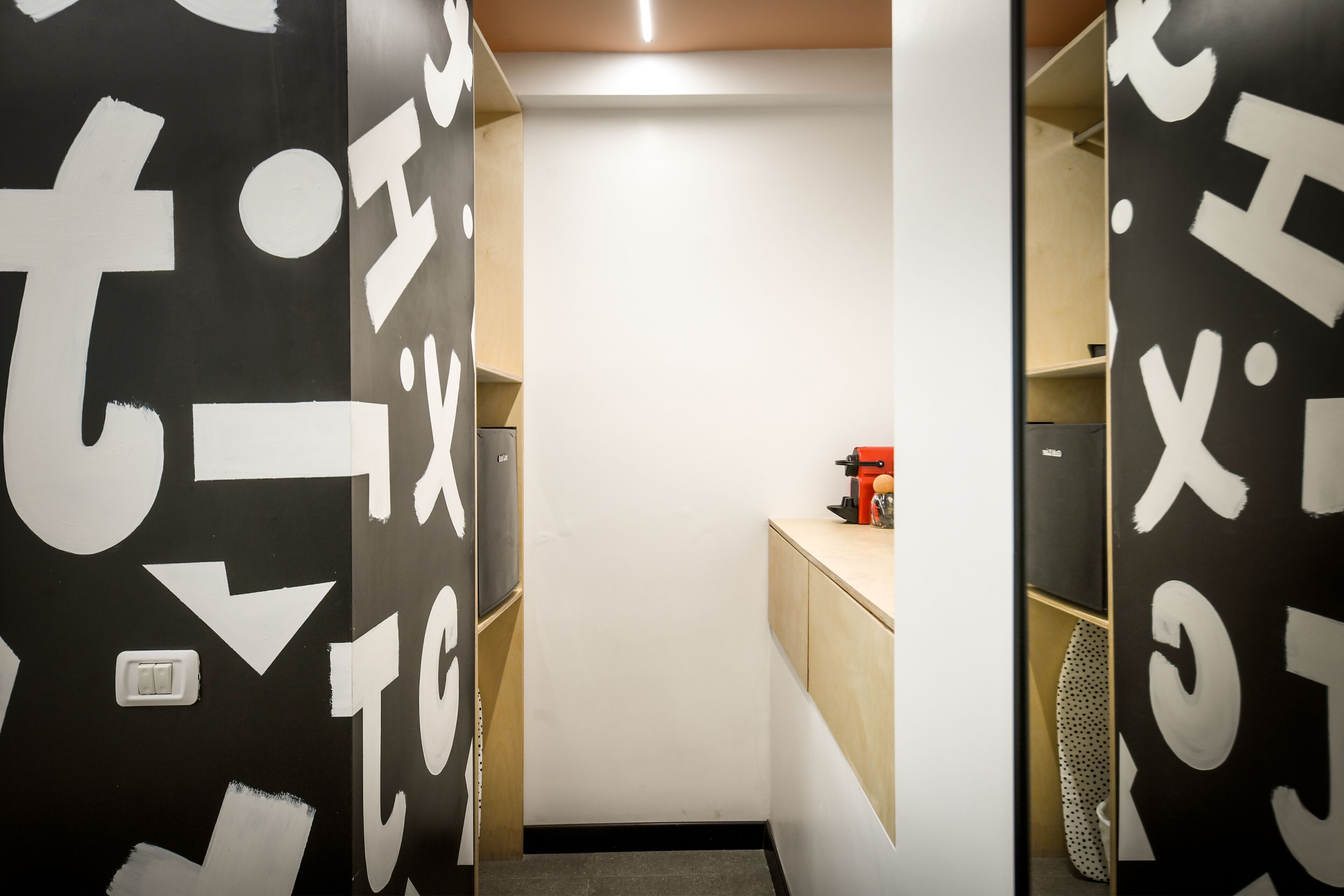 Pixel – An Autonomous Hotel by Loginn