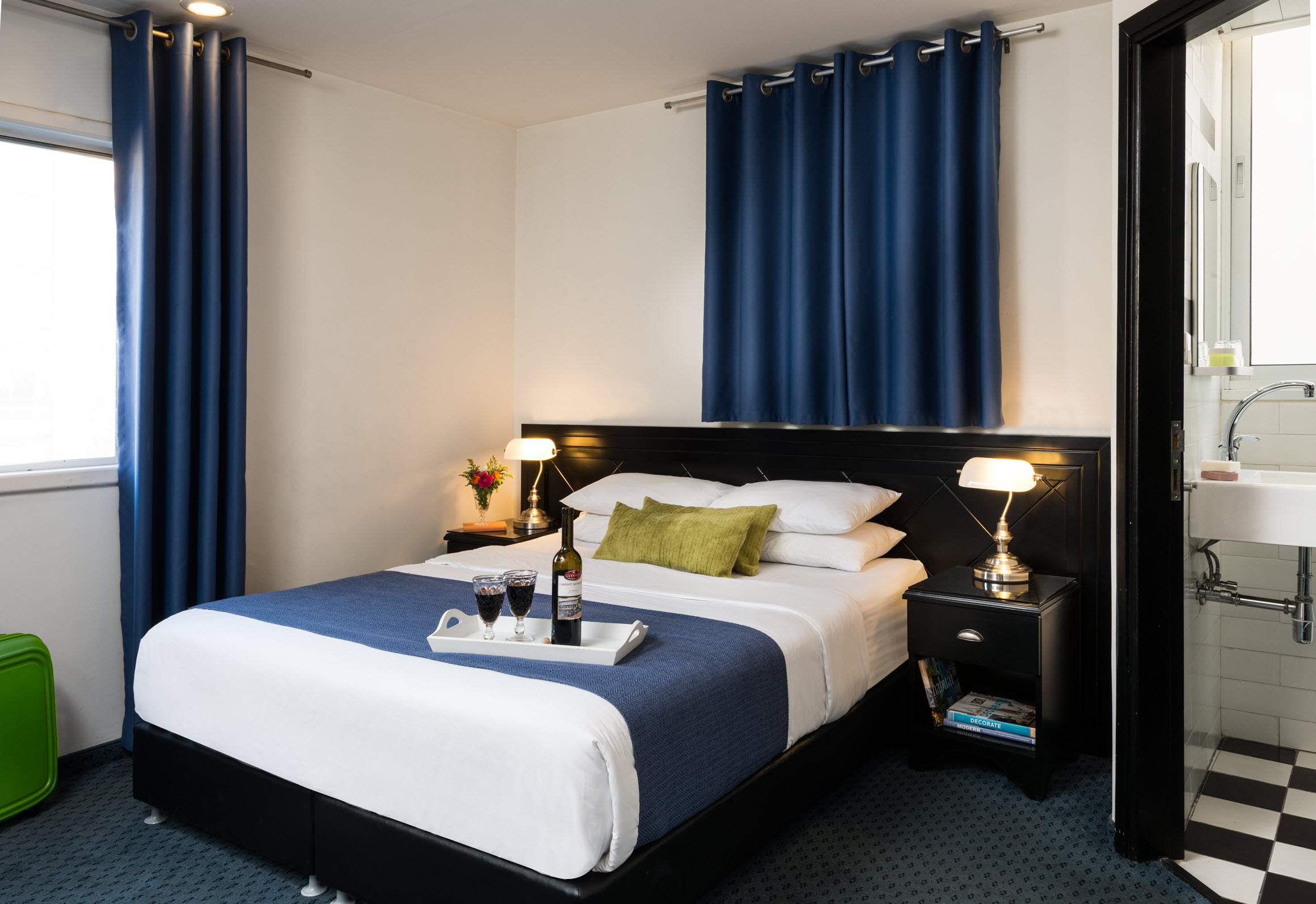 Port Hotel