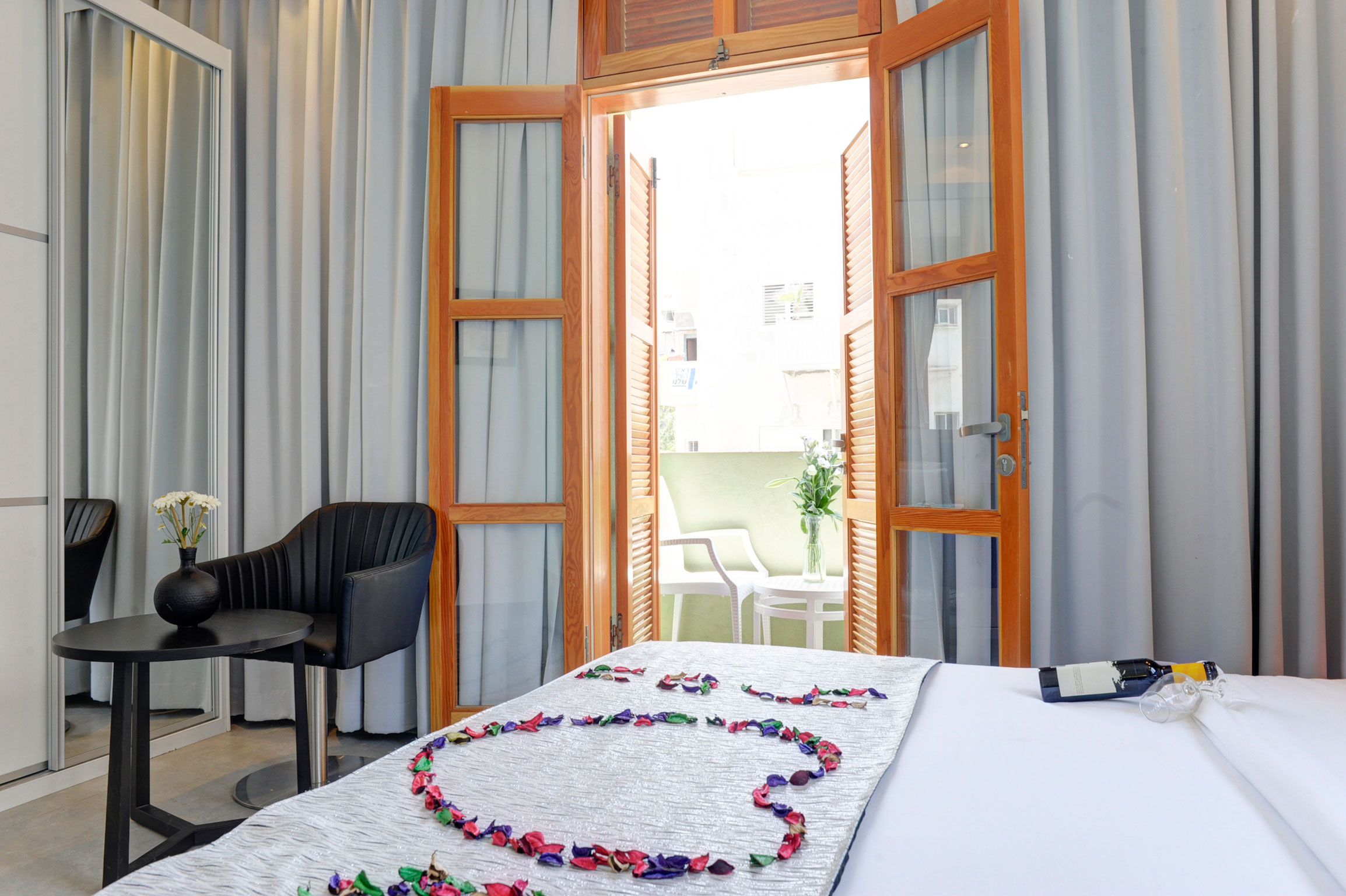 Residence Suites