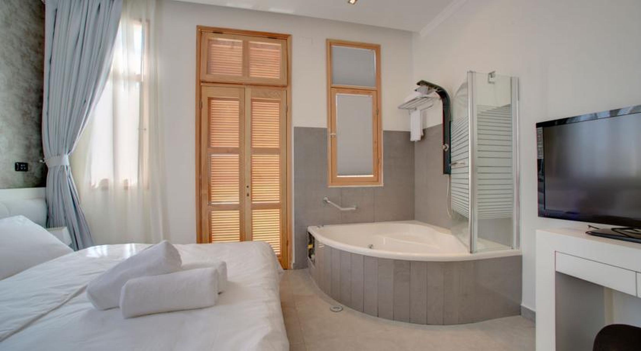 Residence Suites