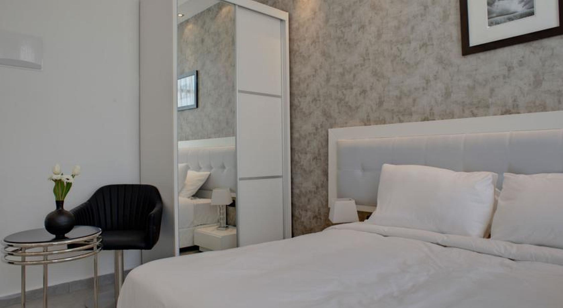 Residence Suites