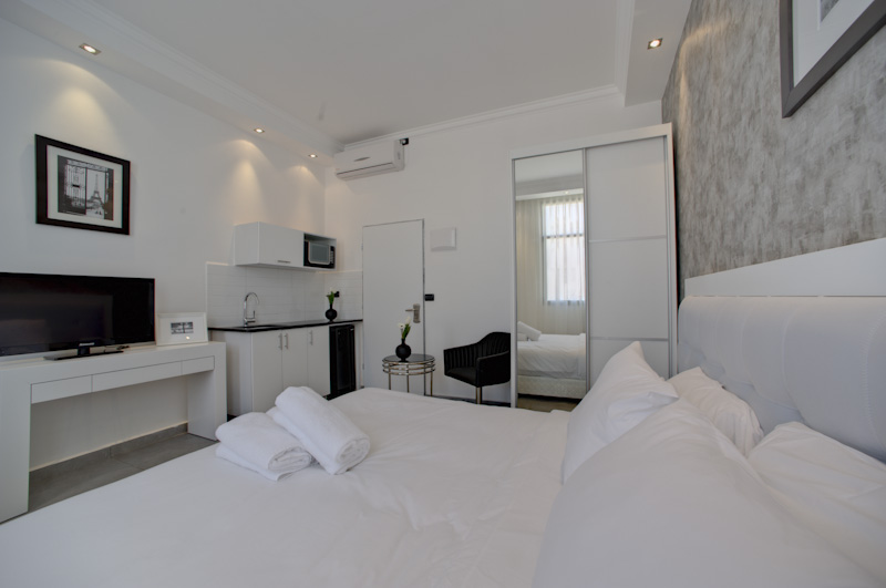 Residence Suites