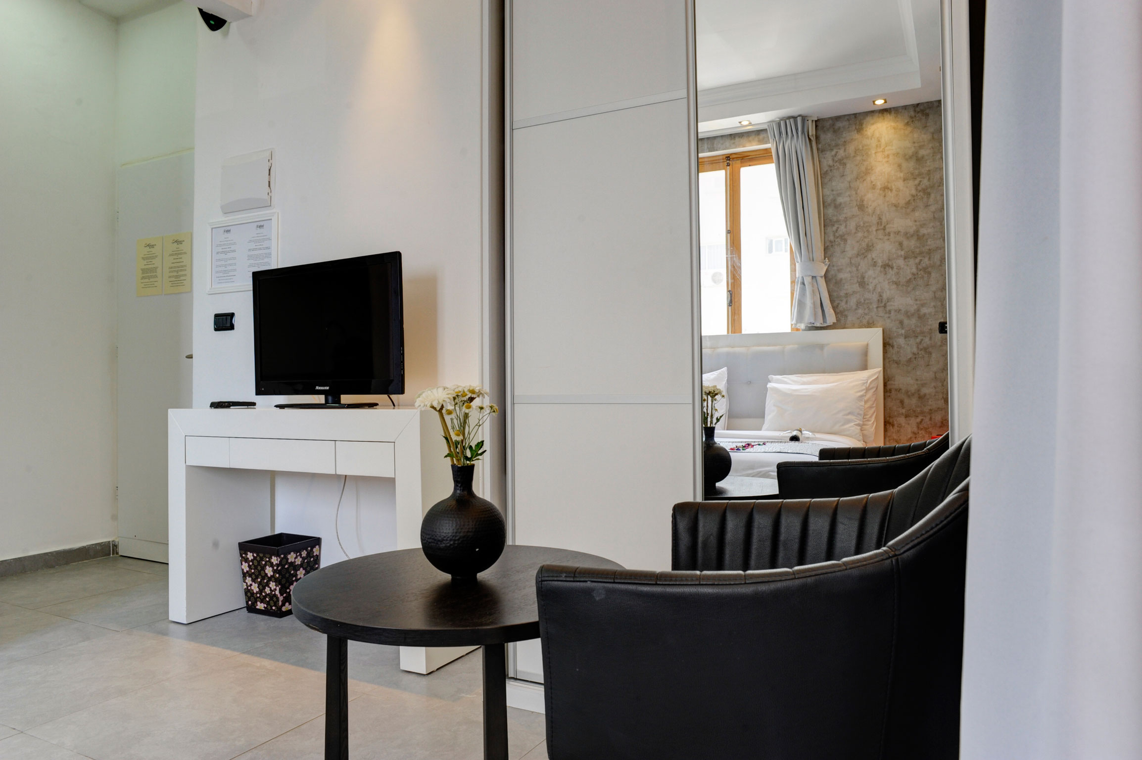 Residence Suites