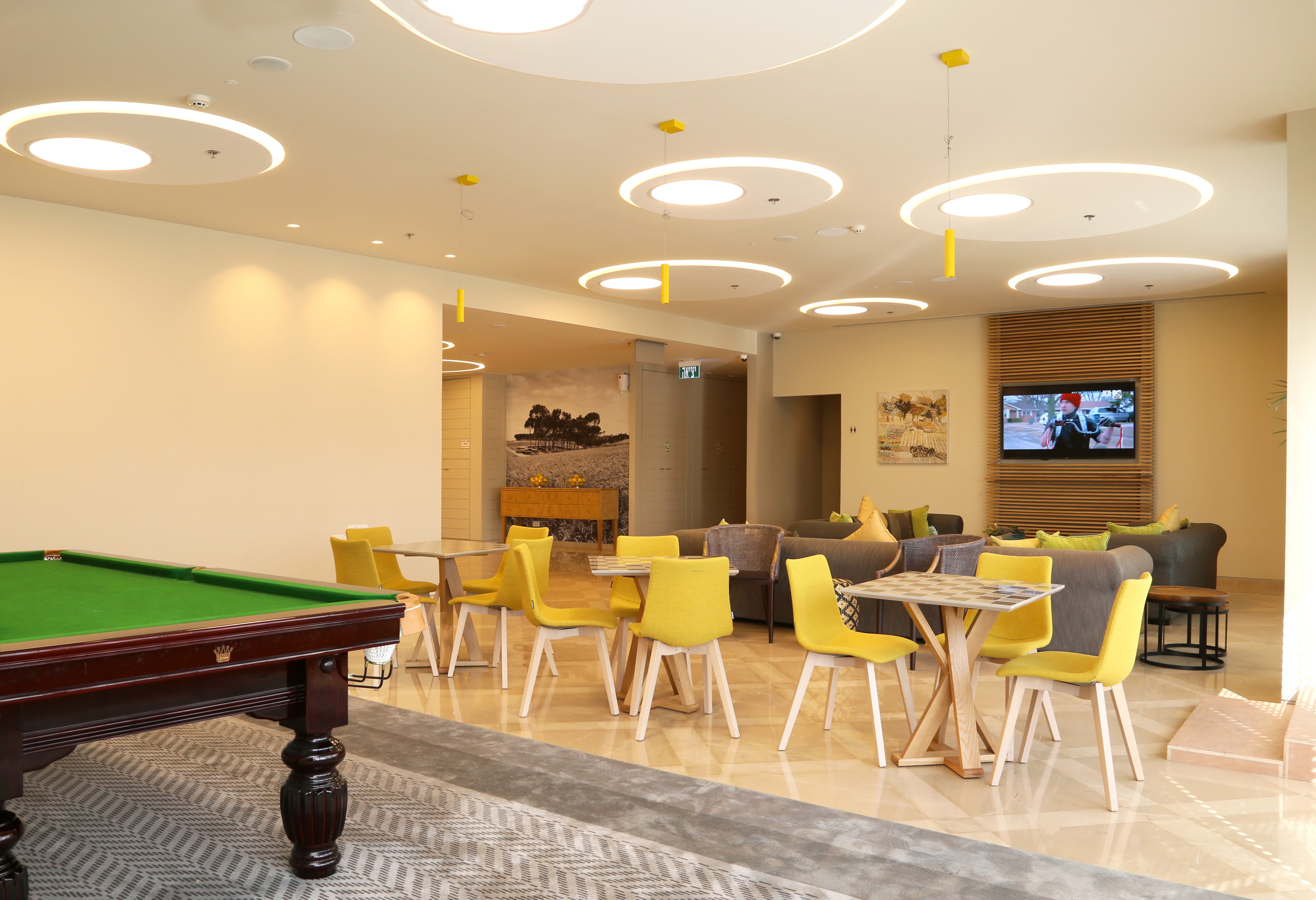 Sadot Hotel