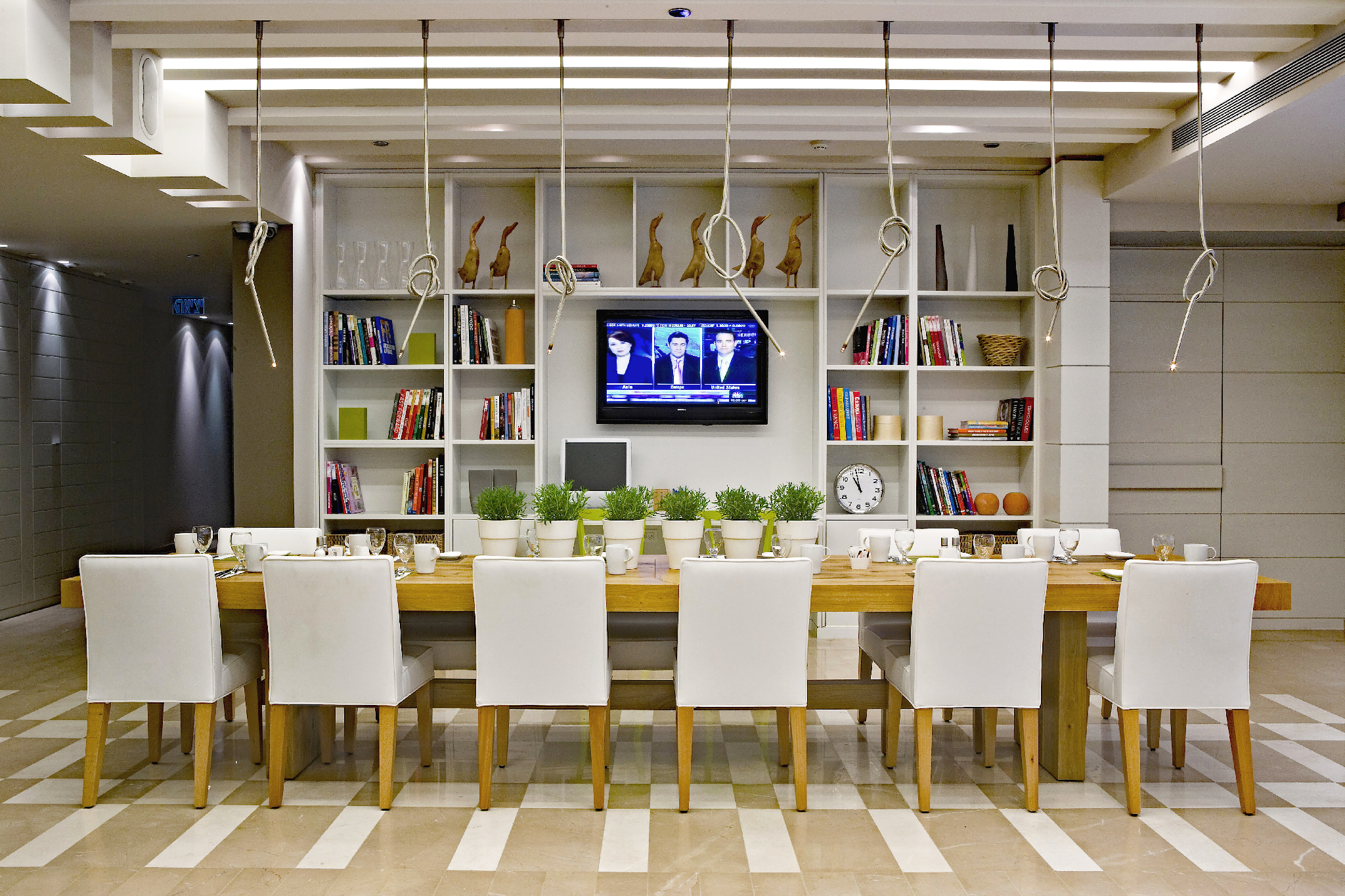 Sadot Hotel