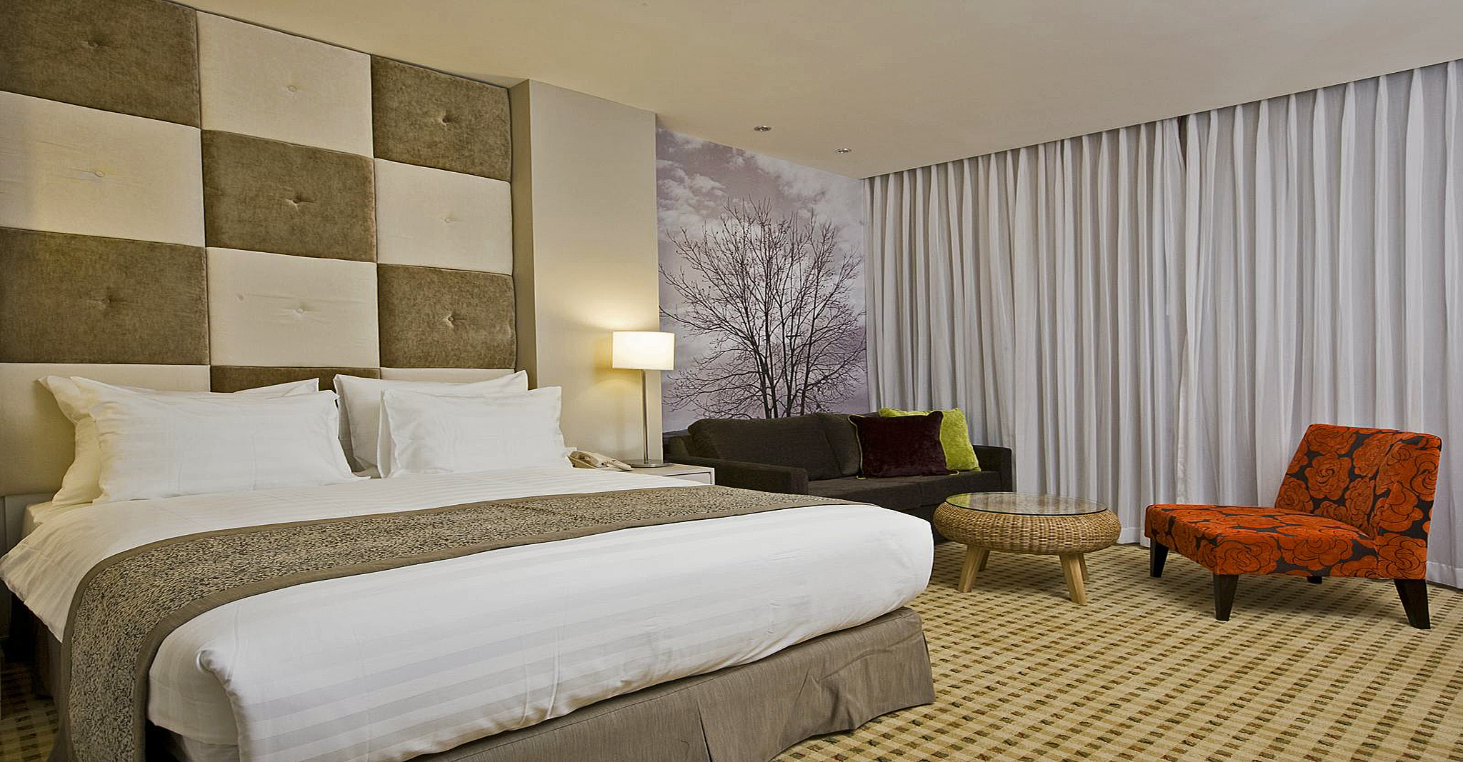 Sadot Hotel