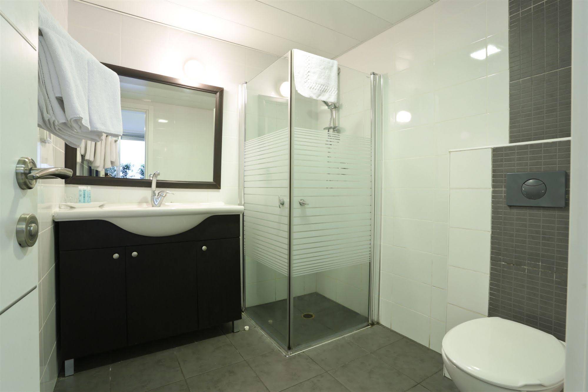 Sea Land Suites