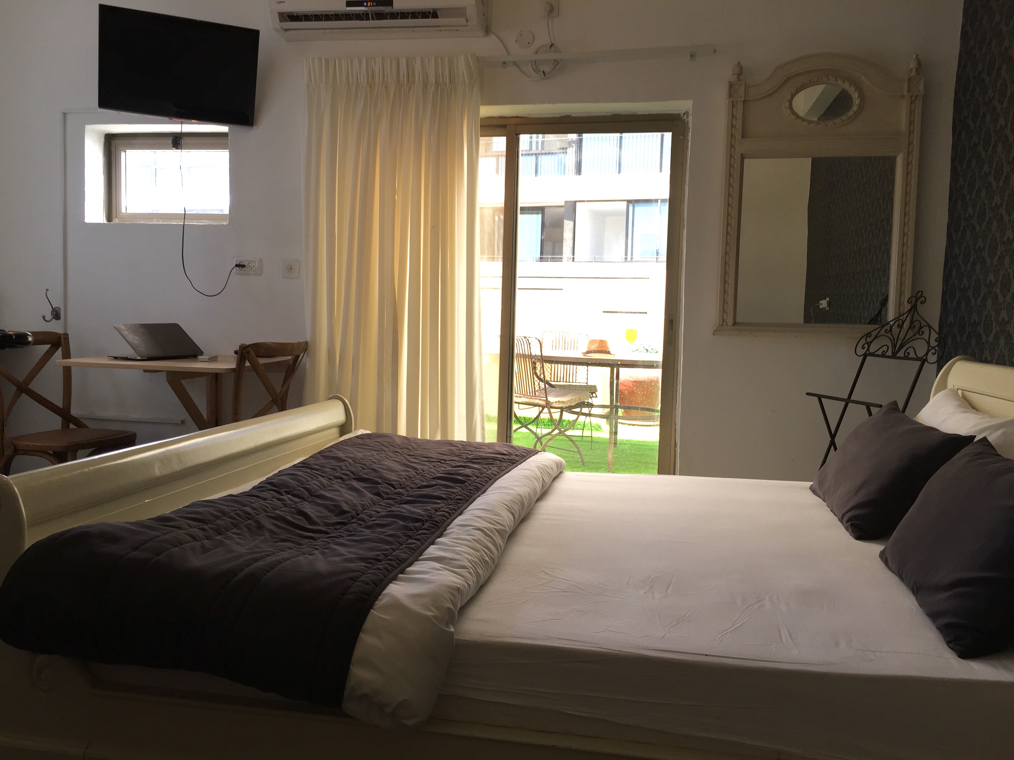 Sea Side Hotel