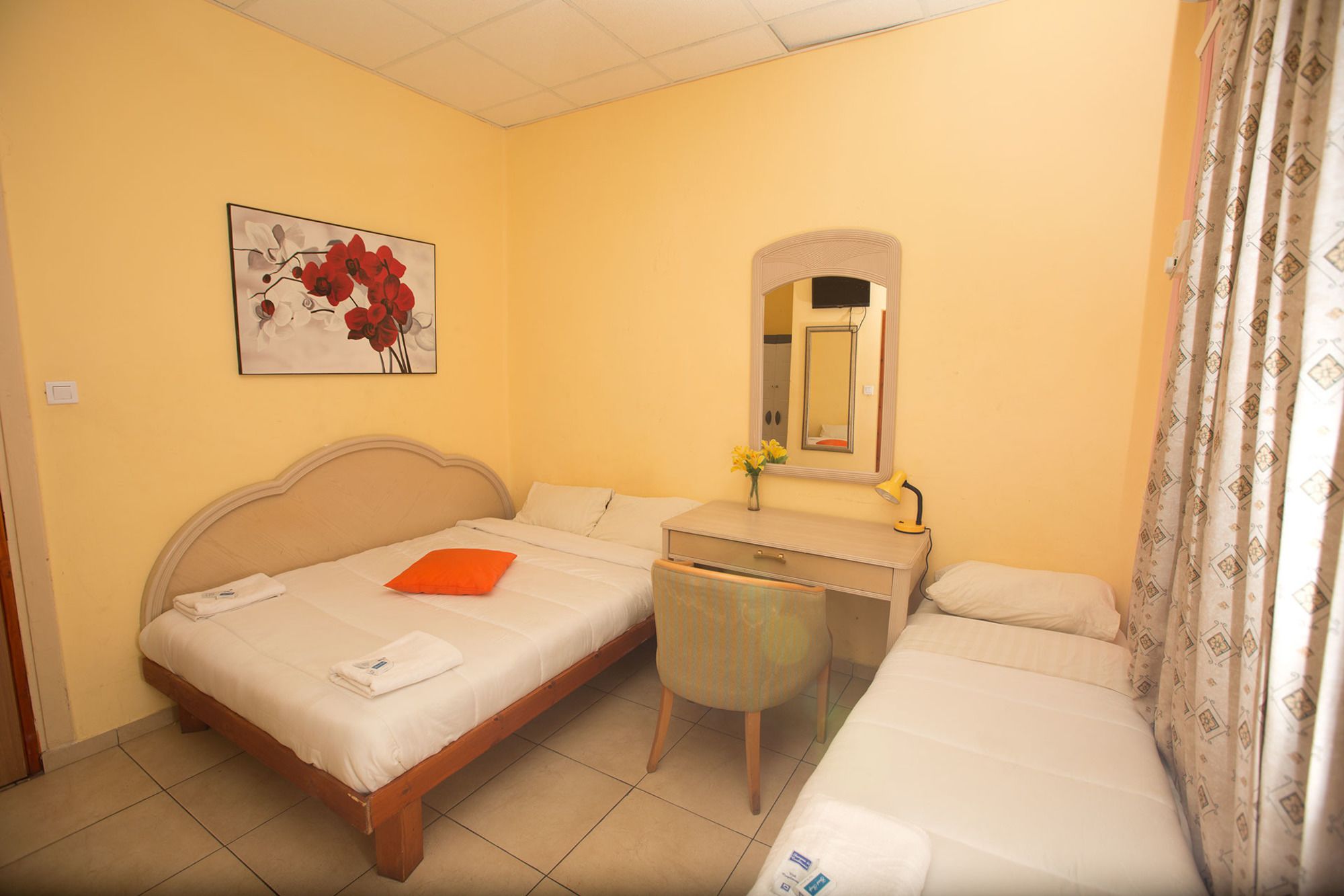 Silicate – An Autonomous Hotel by Loginn