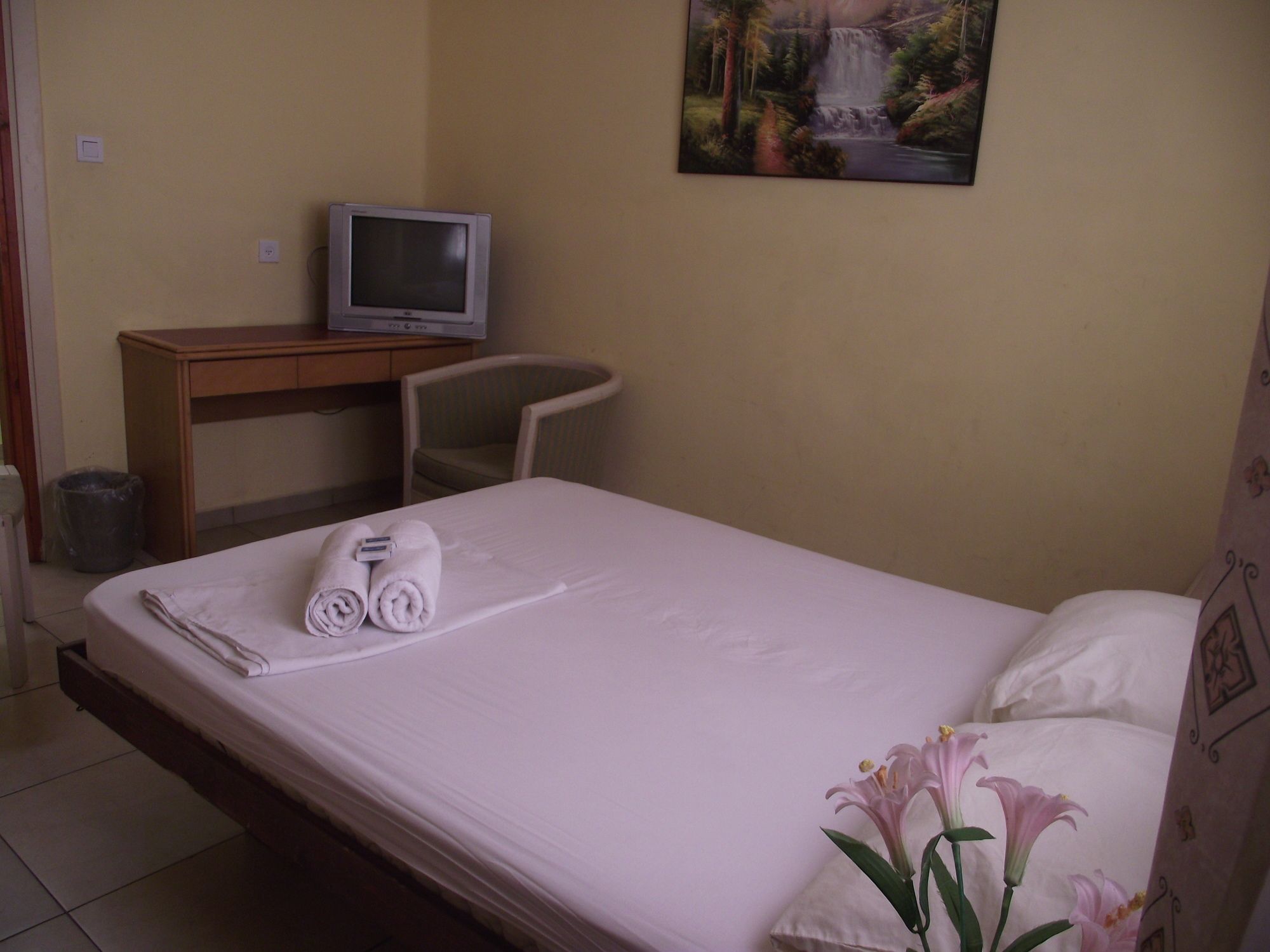 Silicate – An Autonomous Hotel by Loginn