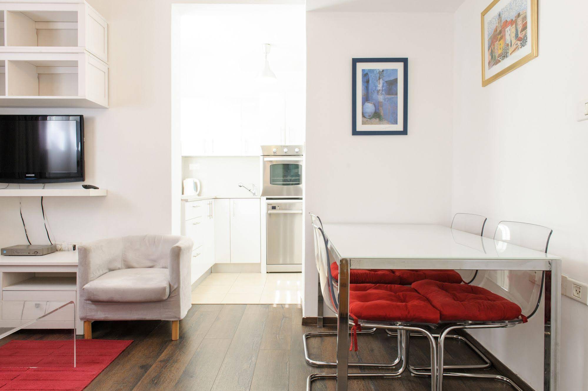 Star Apartments