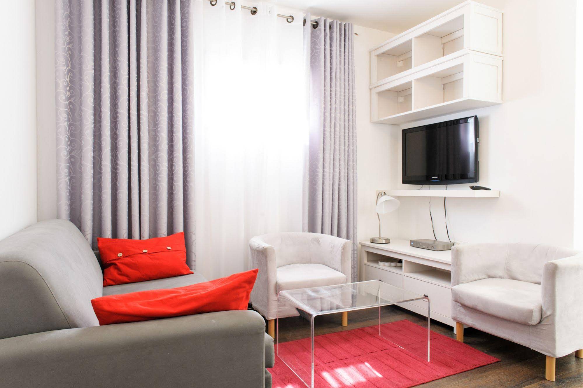 Star Apartments