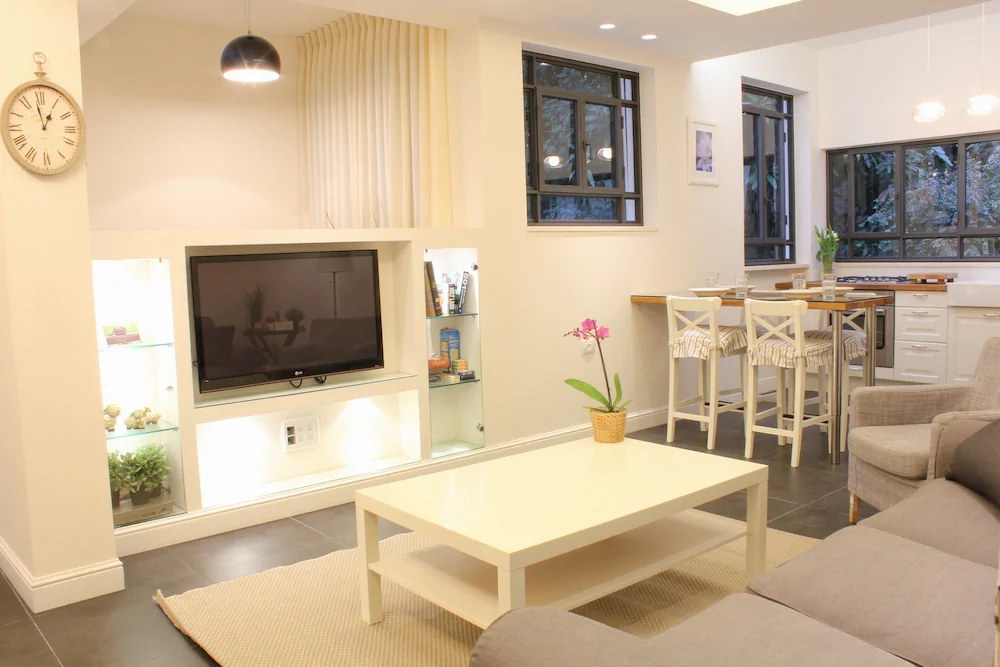 Tel Aviv Home