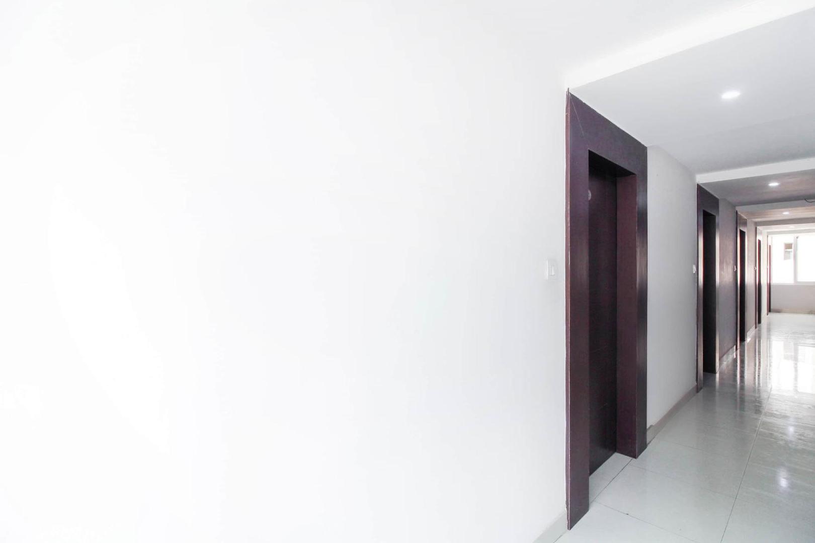 Capital O 70043 Limestone Luxury Rooms