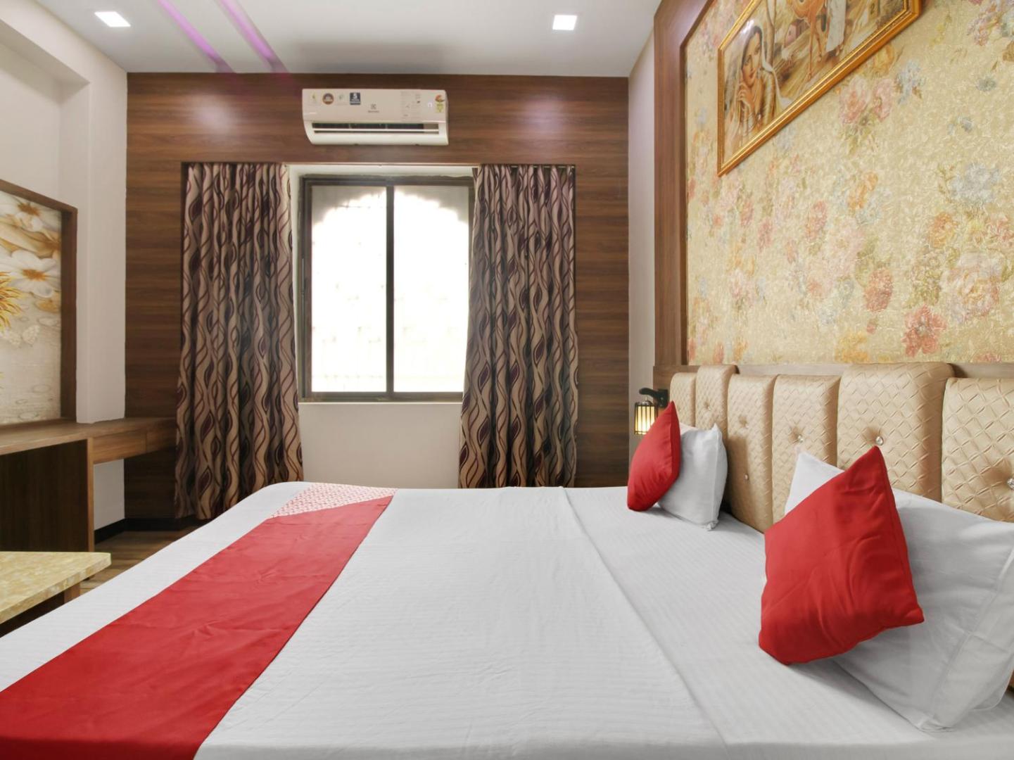 OYO 73851 Hotel Hyderabad Comfort Lakdikapul
