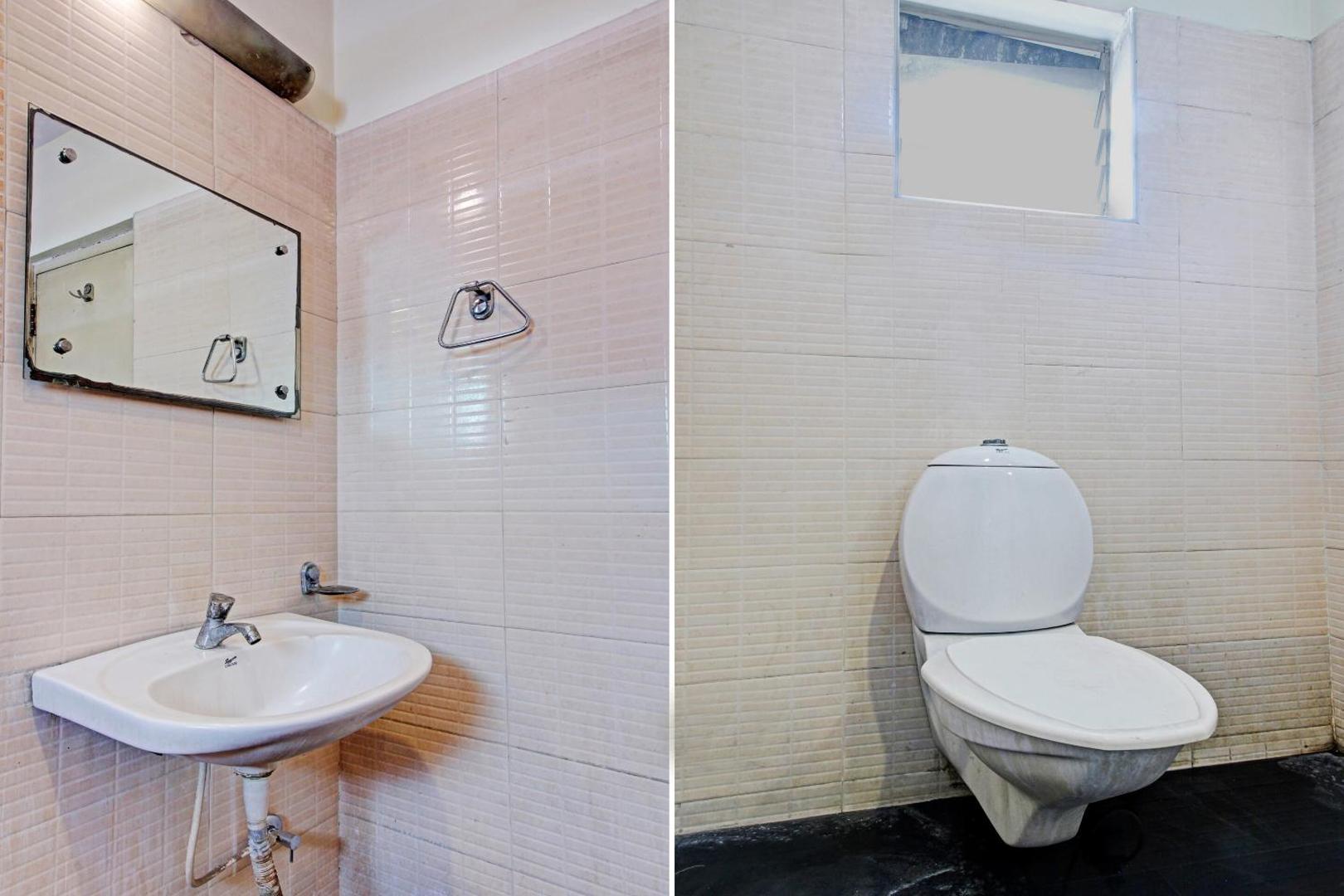 OYO Townhouse 81794 Banjara Hills