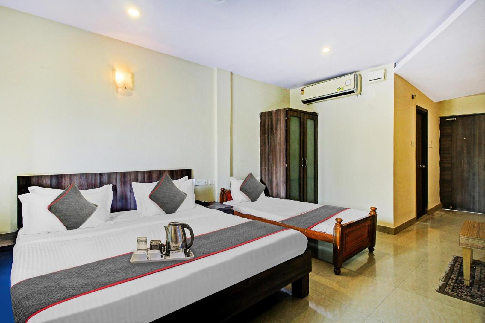 OYO Townhouse 81794 Banjara Hills