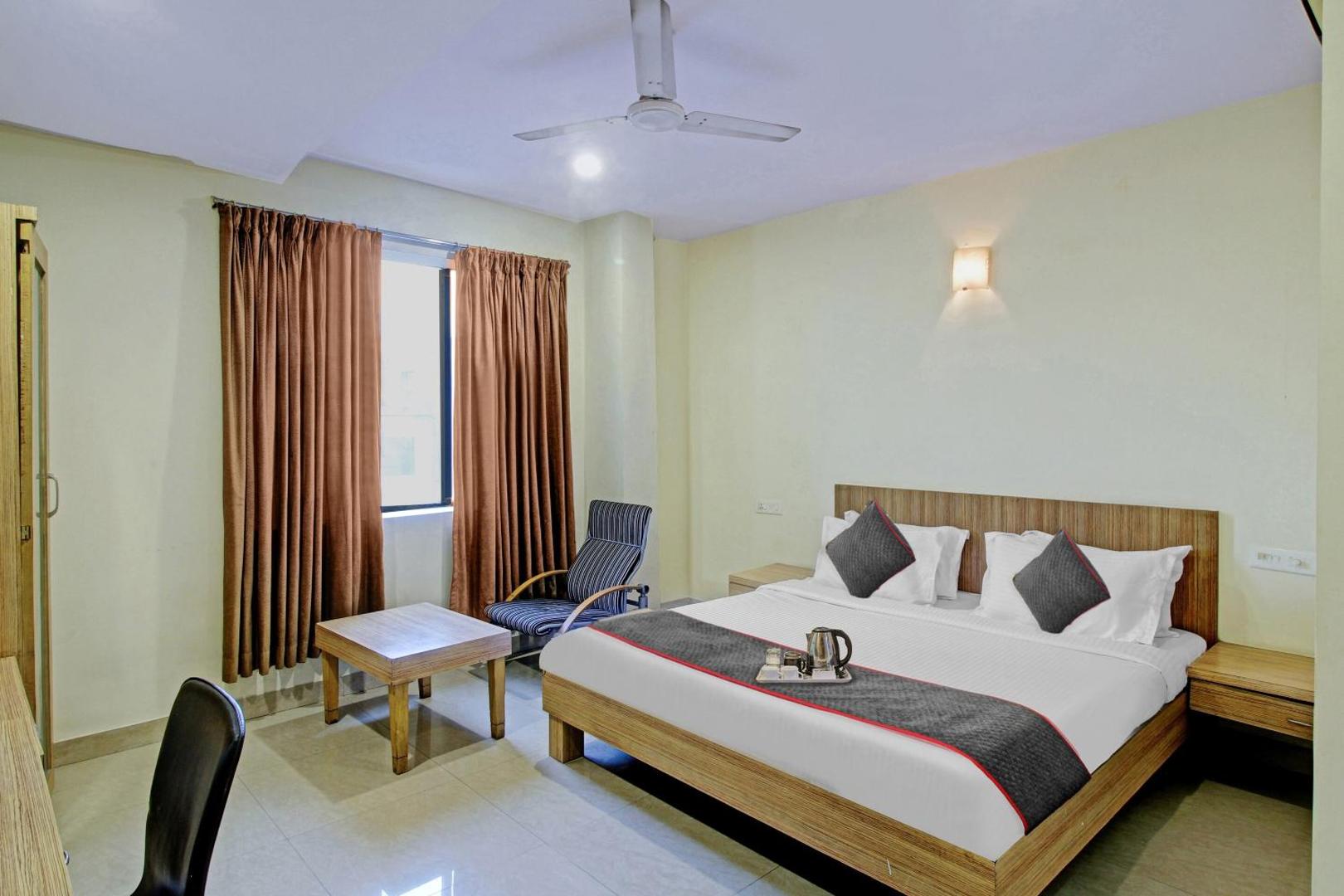 OYO Townhouse 81794 Banjara Hills