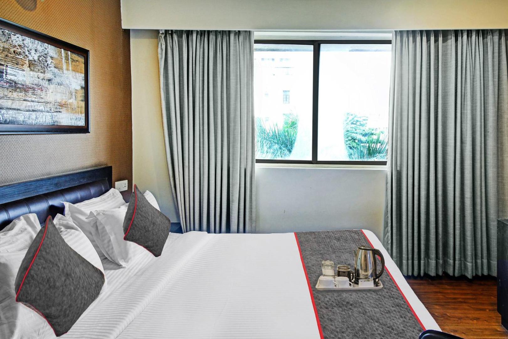 OYO Townhouse 81794 Banjara Hills