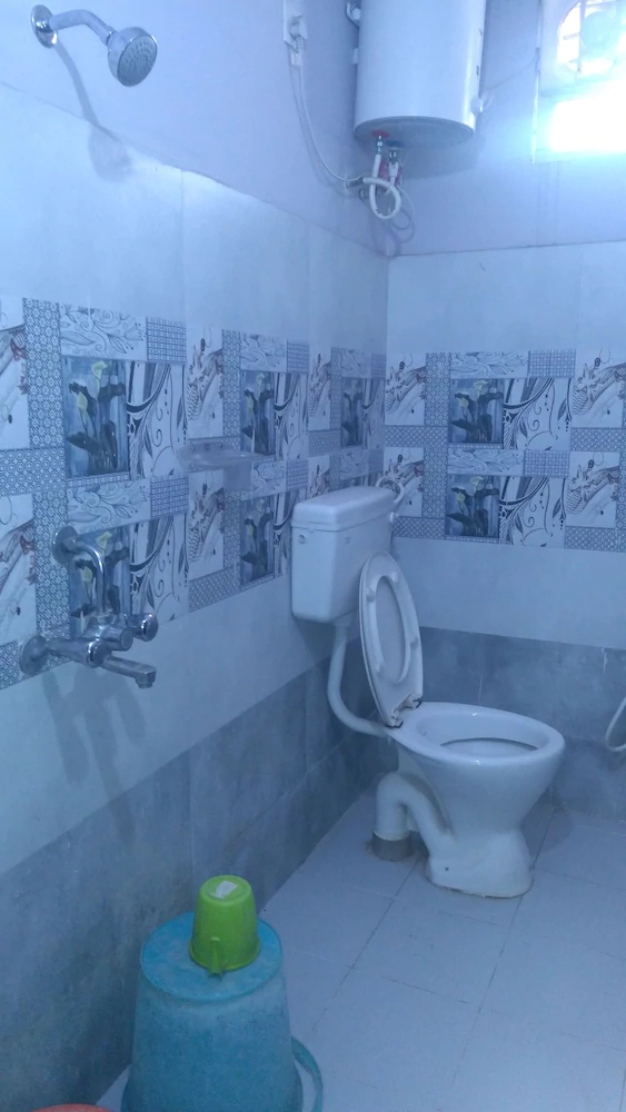 Murgan Residency by Iroomz