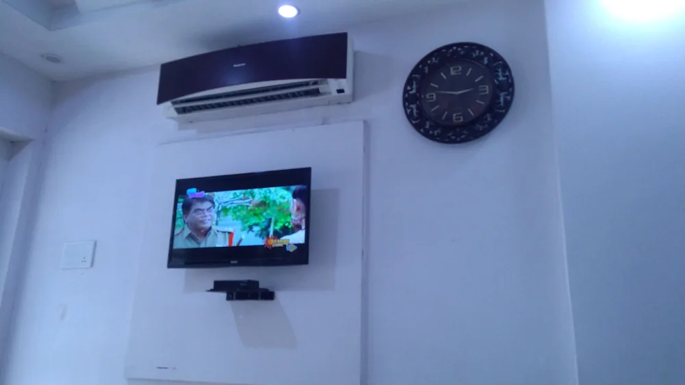 Murgan Residency by Iroomz