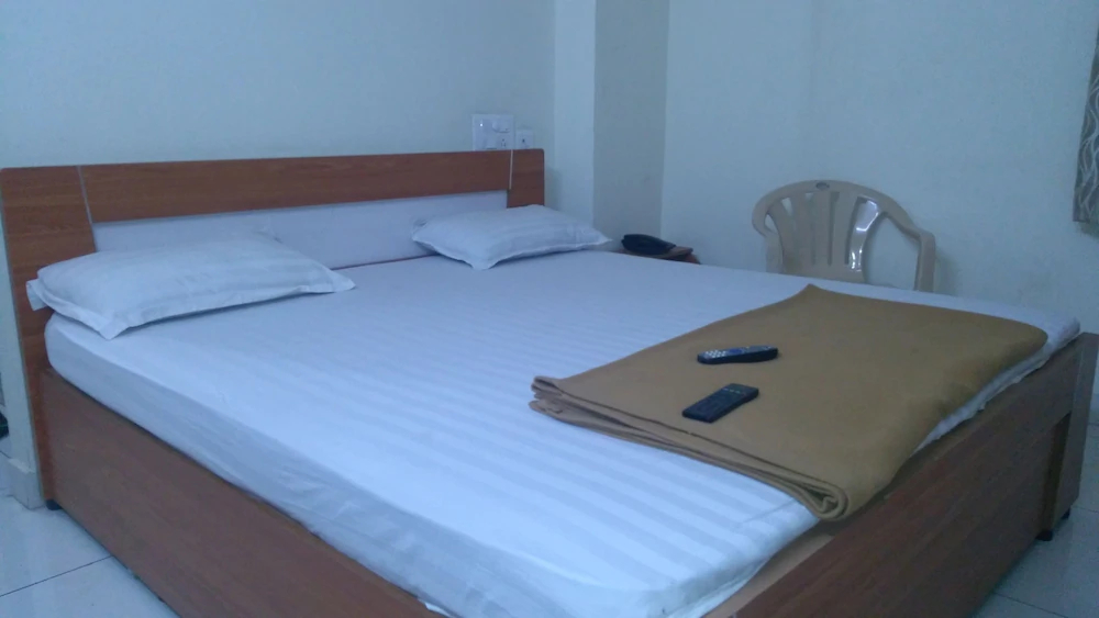 Murgan Residency by Iroomz