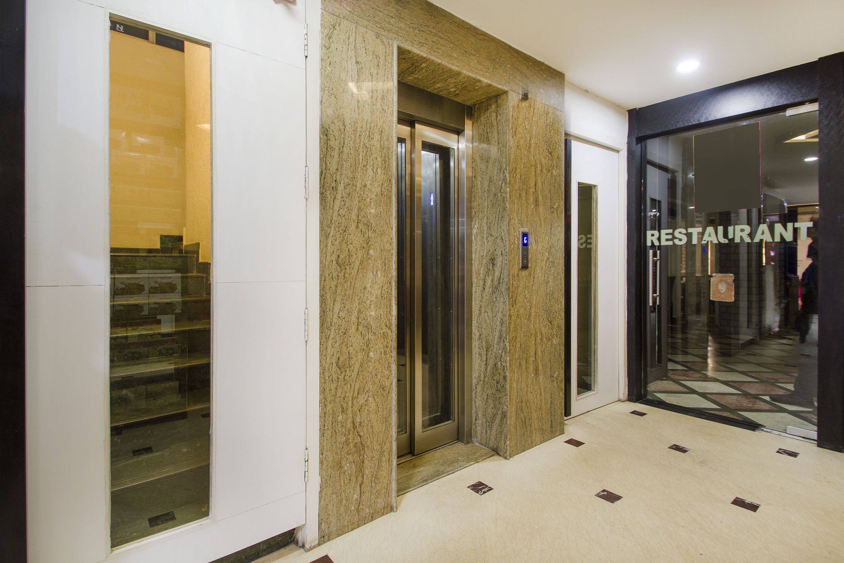 Capital O 10209 Comfort Inn