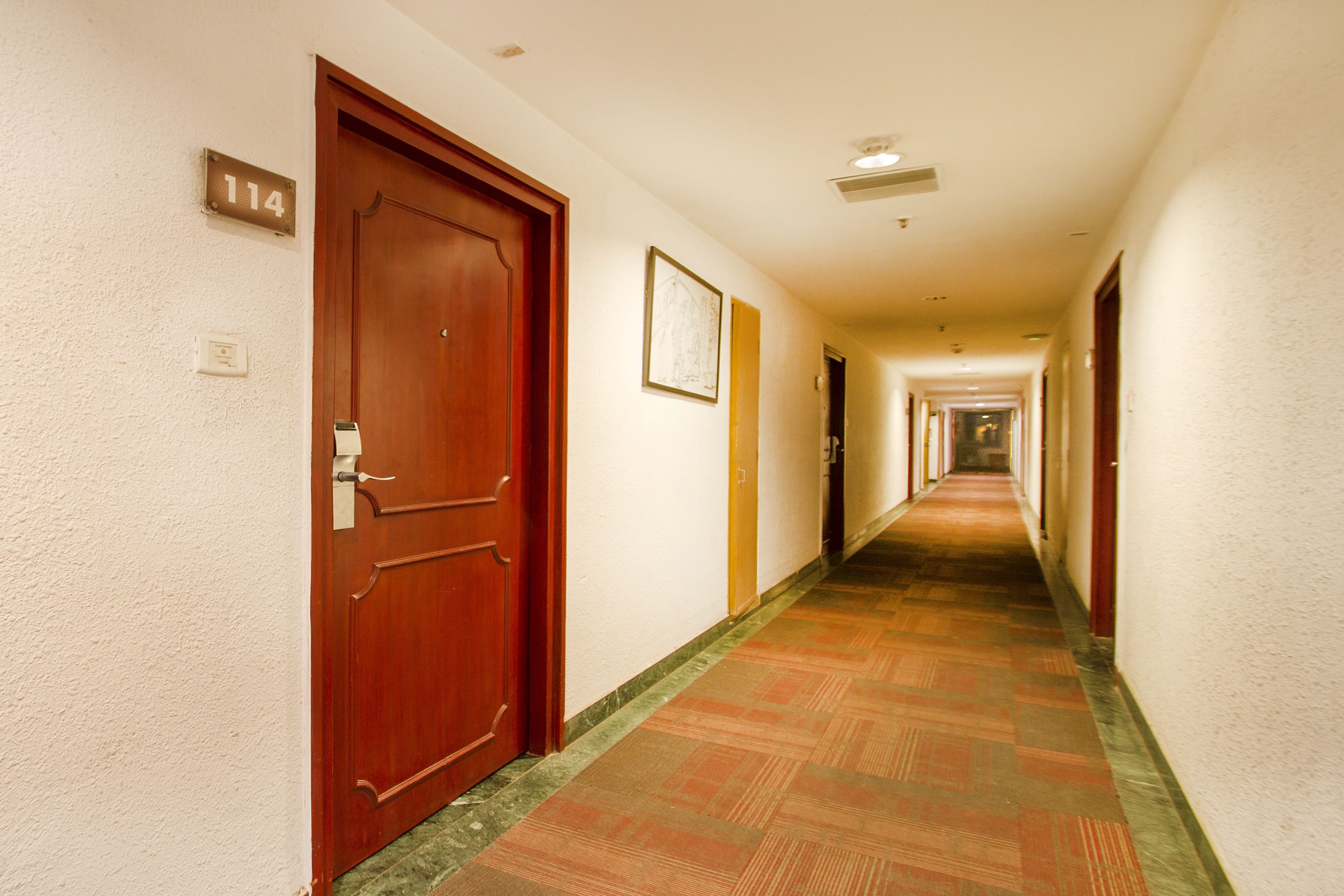 Capital O 10209 Comfort Inn