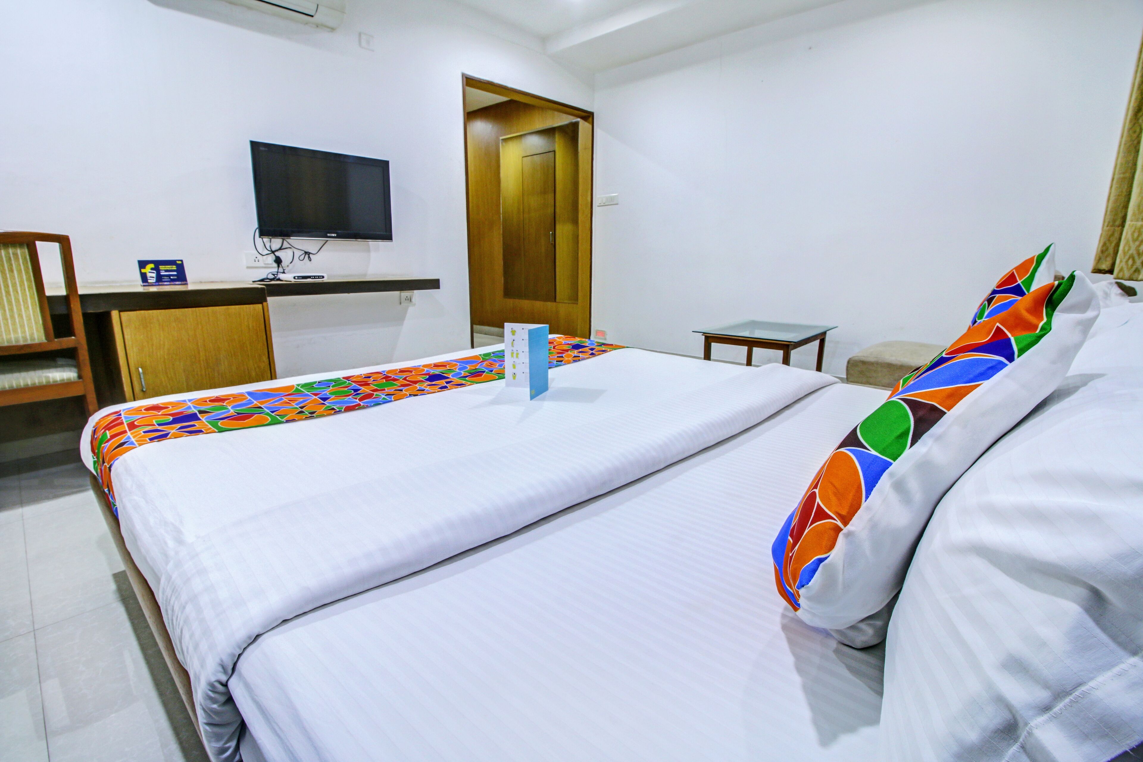 Fabhotel Syberitic Suites