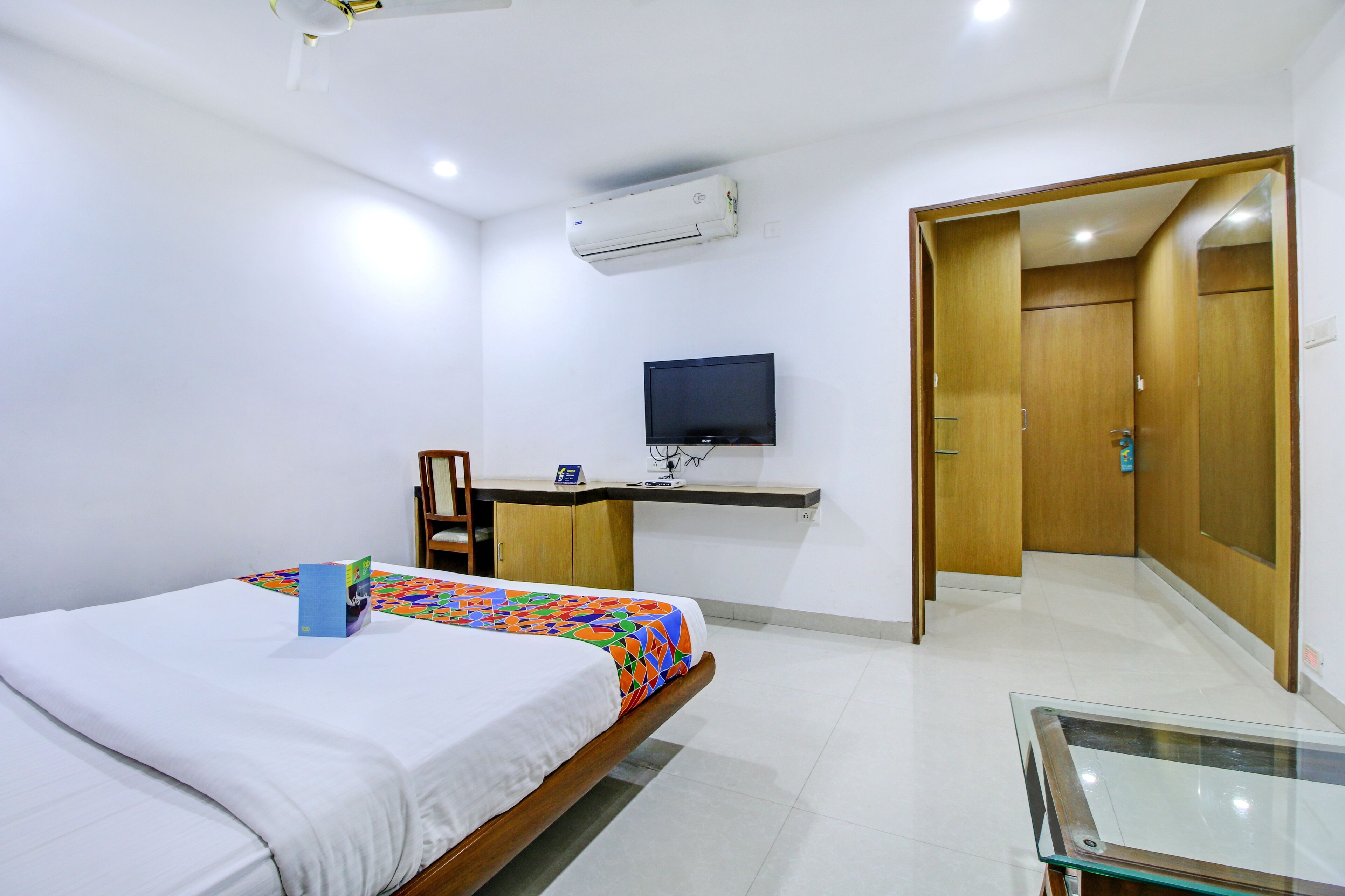 Fabhotel Syberitic Suites