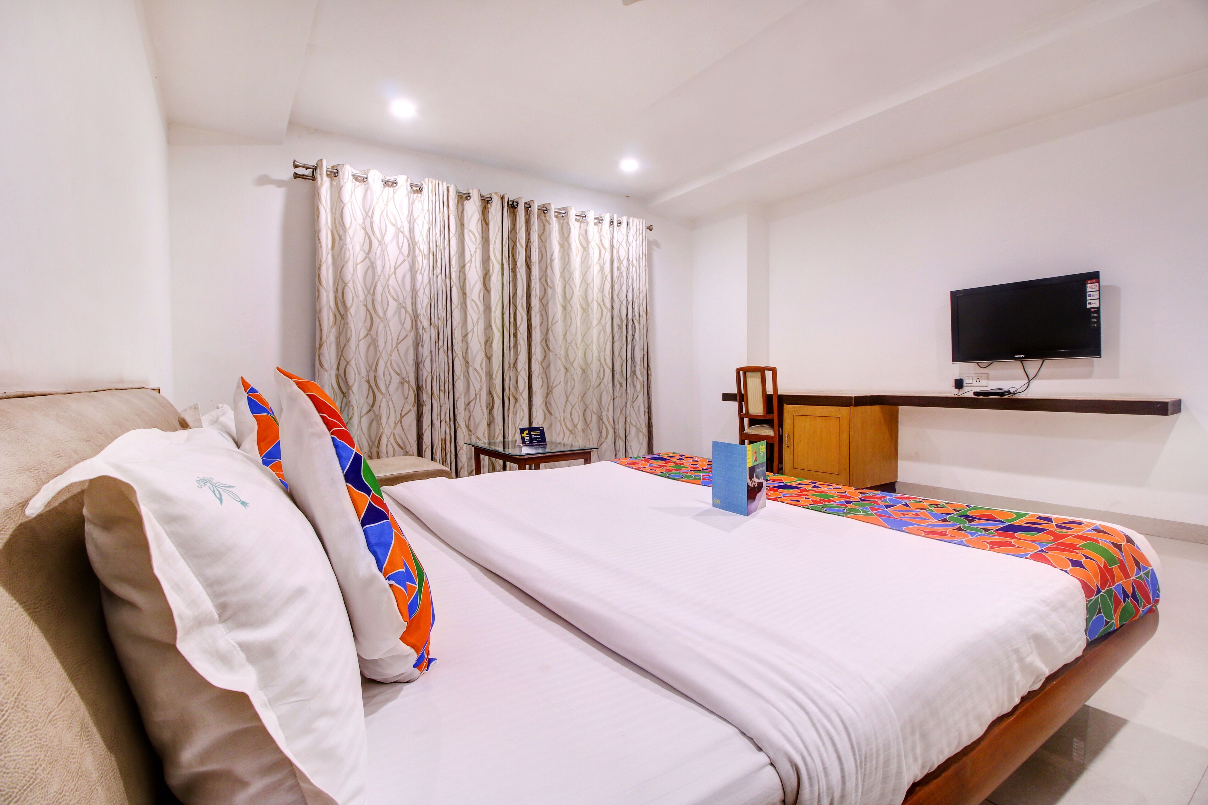 Fabhotel Syberitic Suites