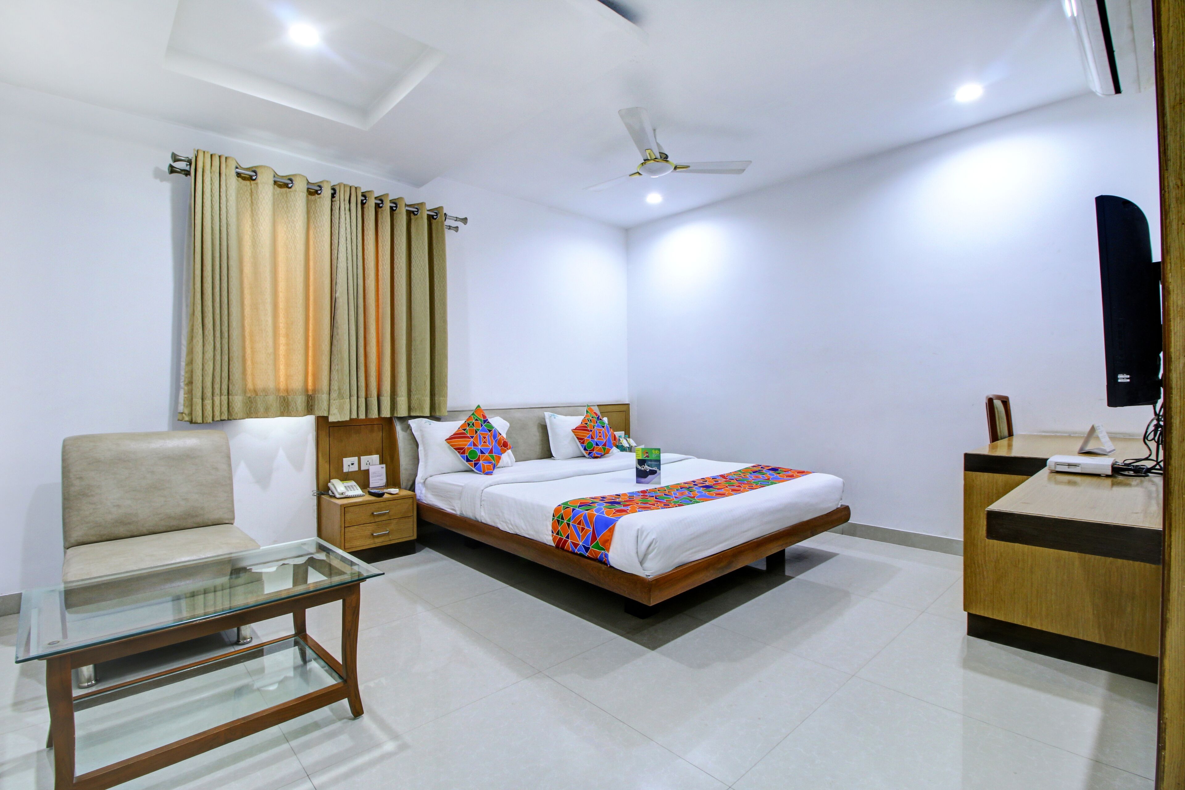 Fabhotel Syberitic Suites