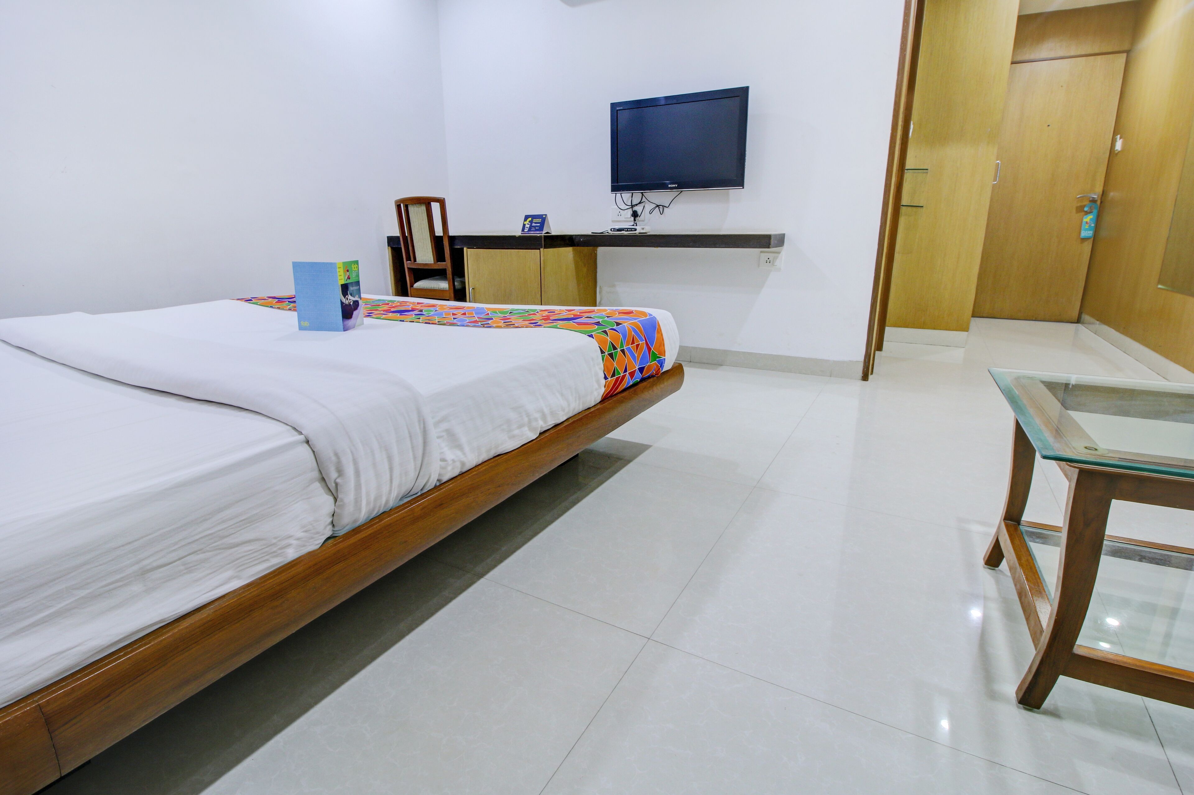 Fabhotel Syberitic Suites