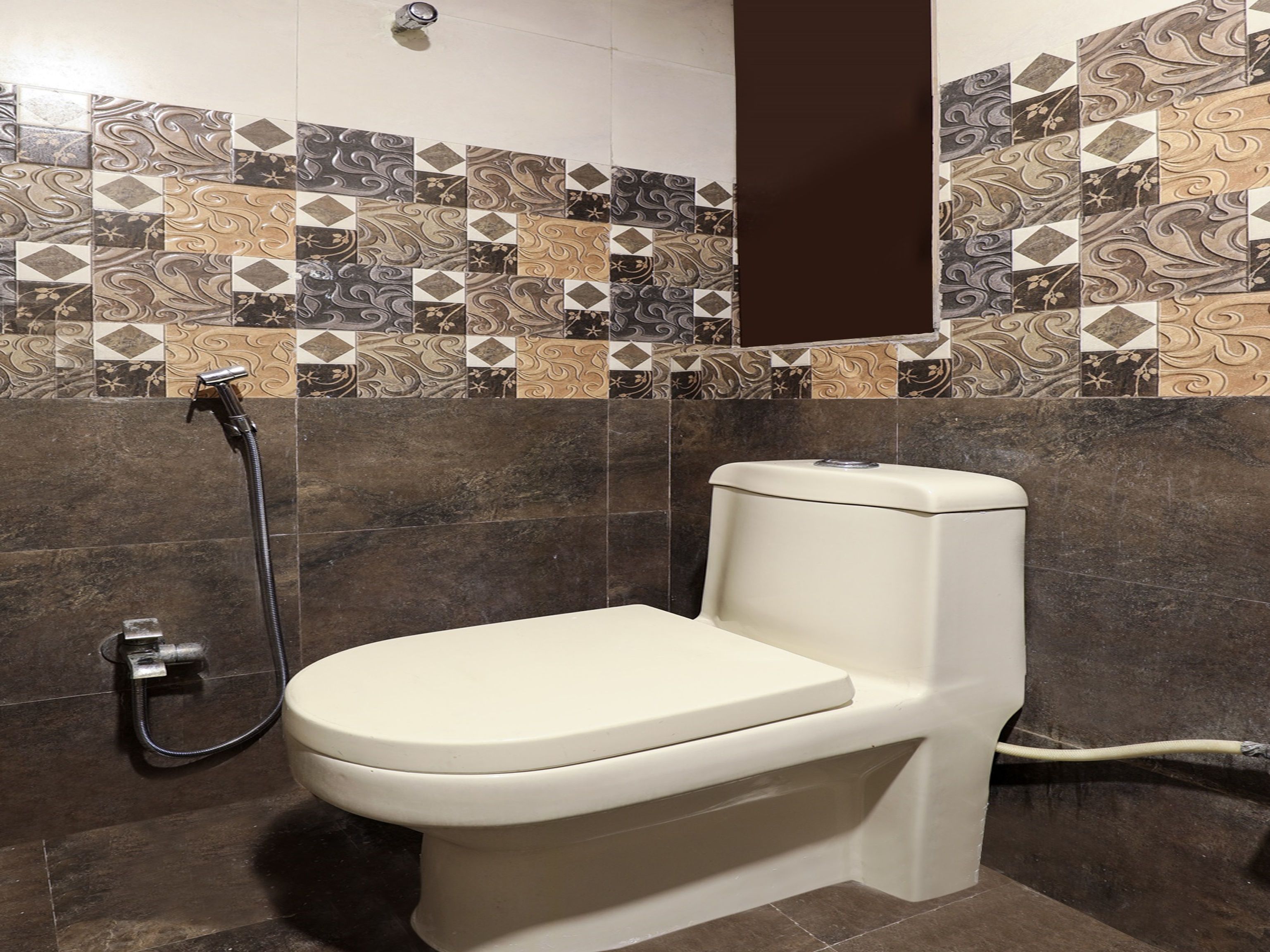 Grand Sandarshini Inn by OYO Rooms