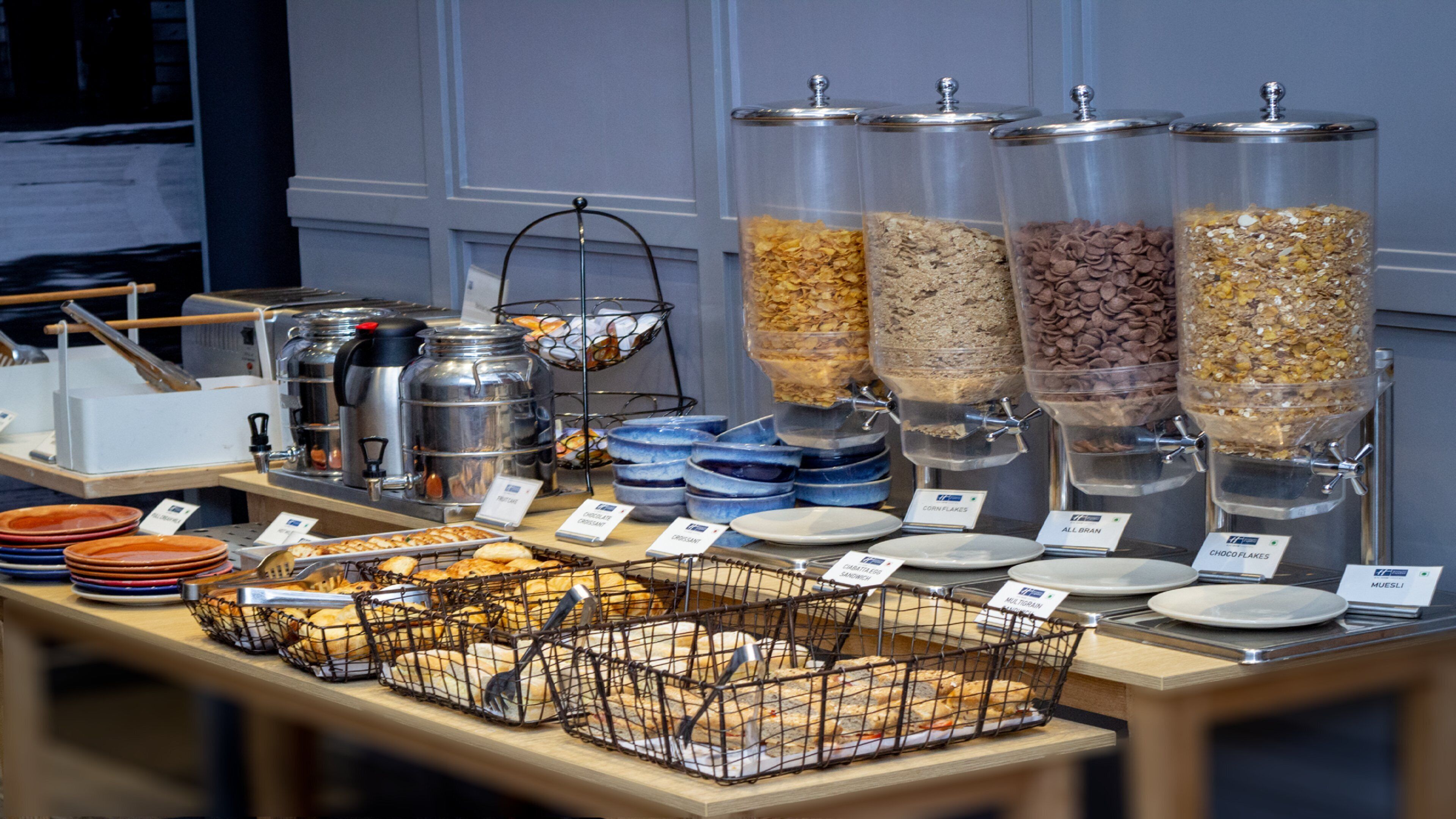 Holiday Inn Express Hyderabad Banjara Hills