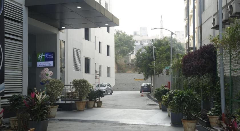 Holiday Inn Express Hyderabad Banjara Hills