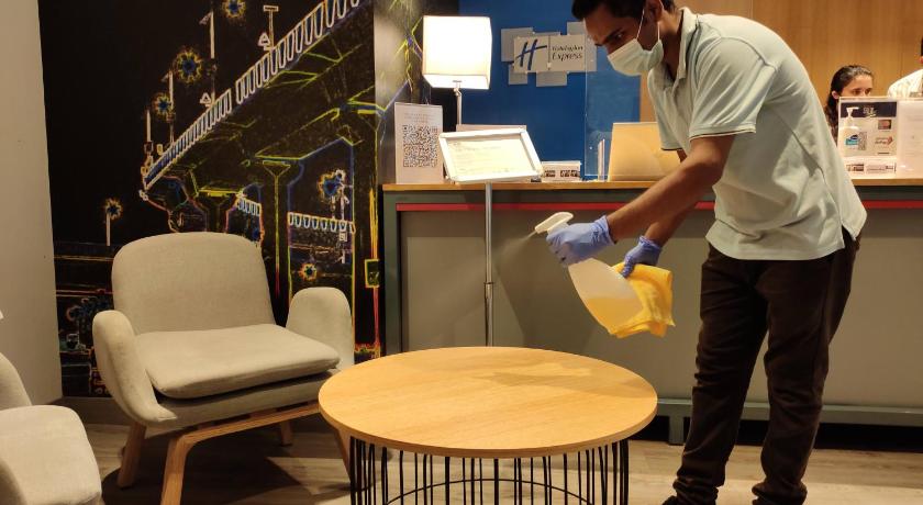 Holiday Inn Express Hyderabad Banjara Hills