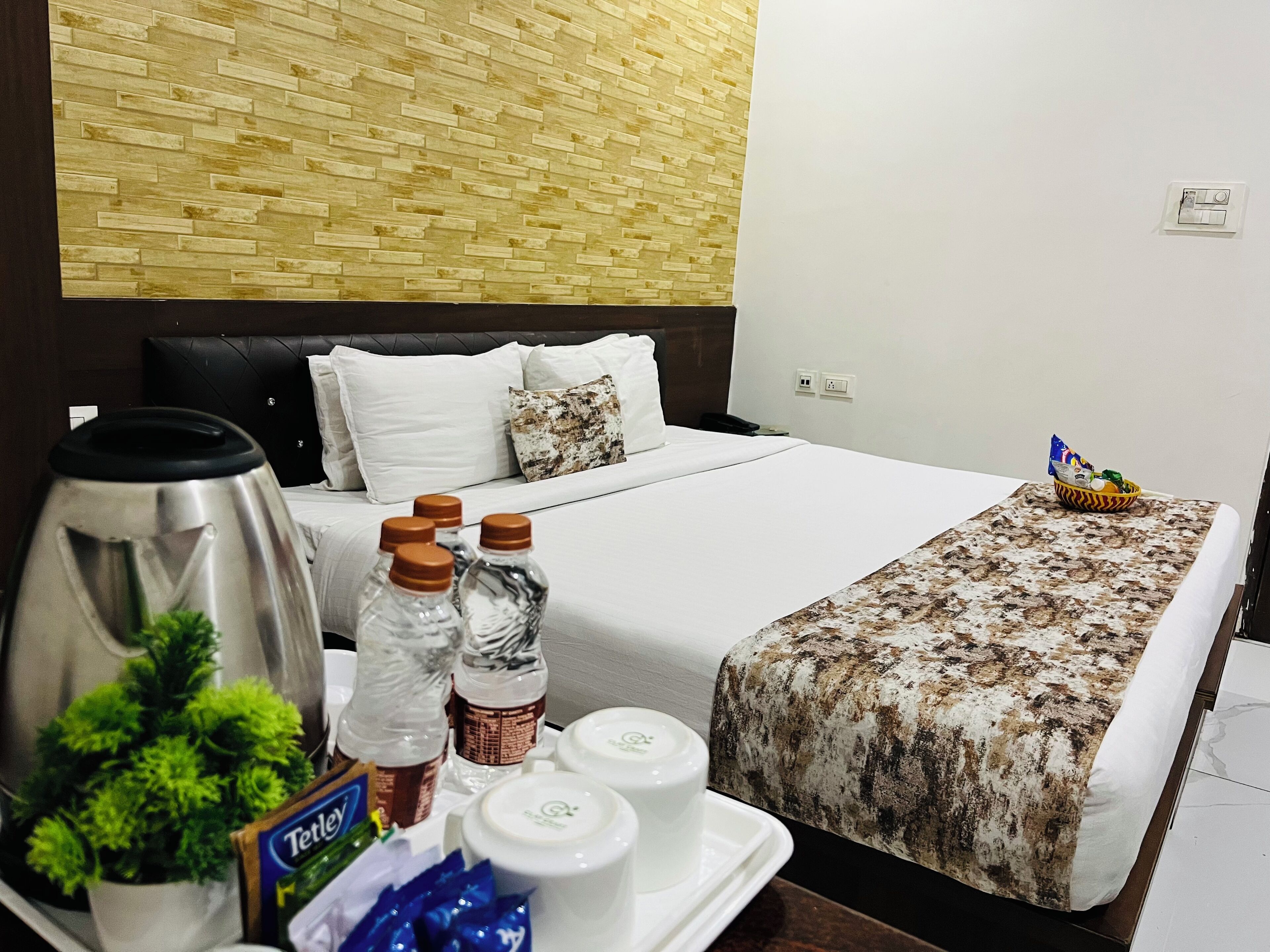Hotel Plaza by Signature Group