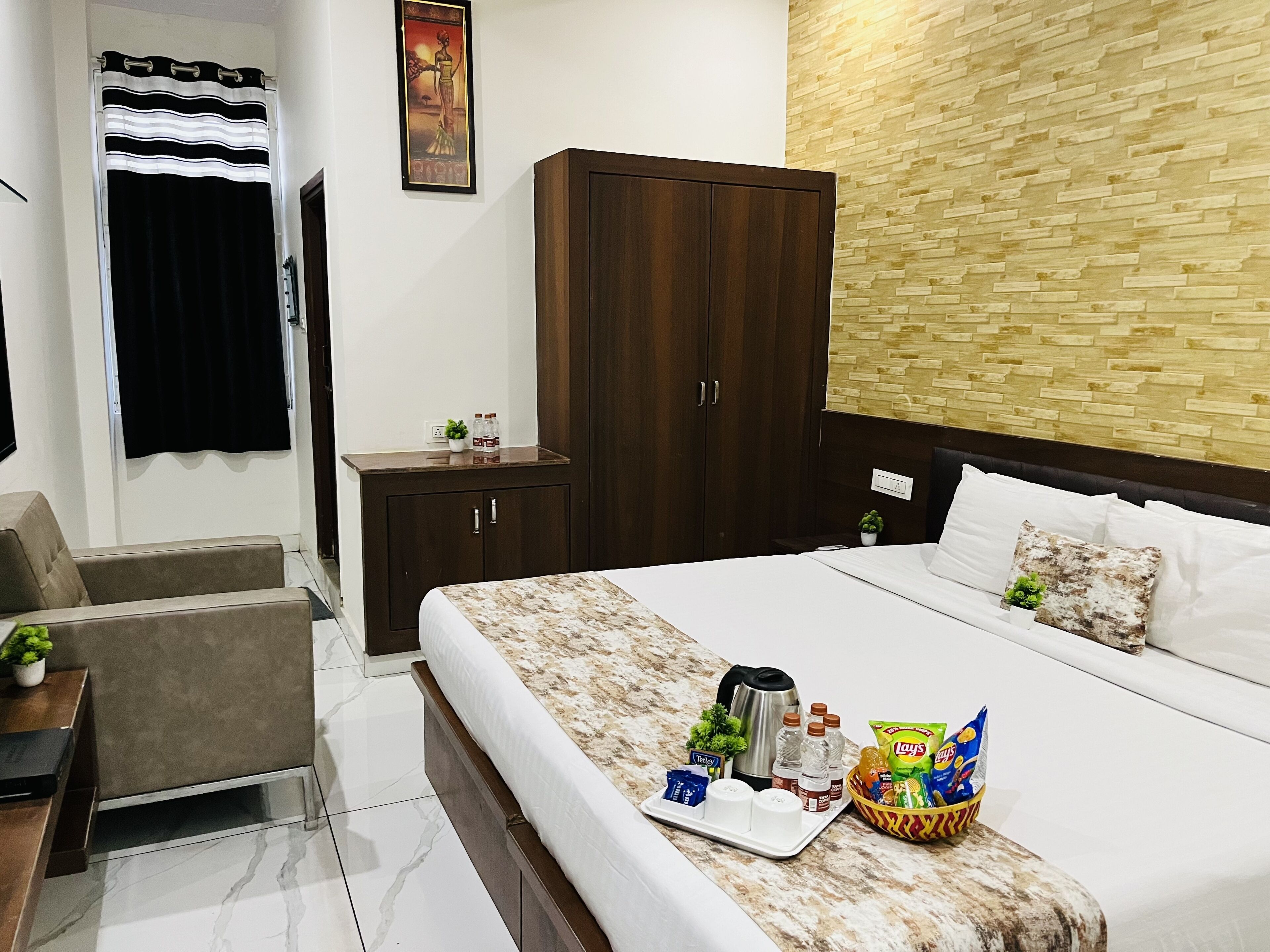 Hotel Plaza by Signature Group